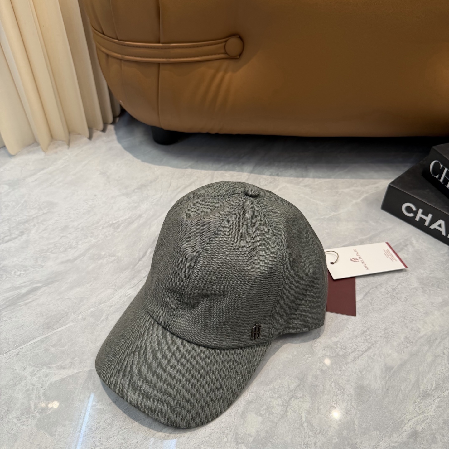 ATELIER DIFALCO亚麻棒球帽🧢爆。的亚麻老钱风棒球帽到啦！方脸圆脸，男女都可以完美驾驭！修饰
