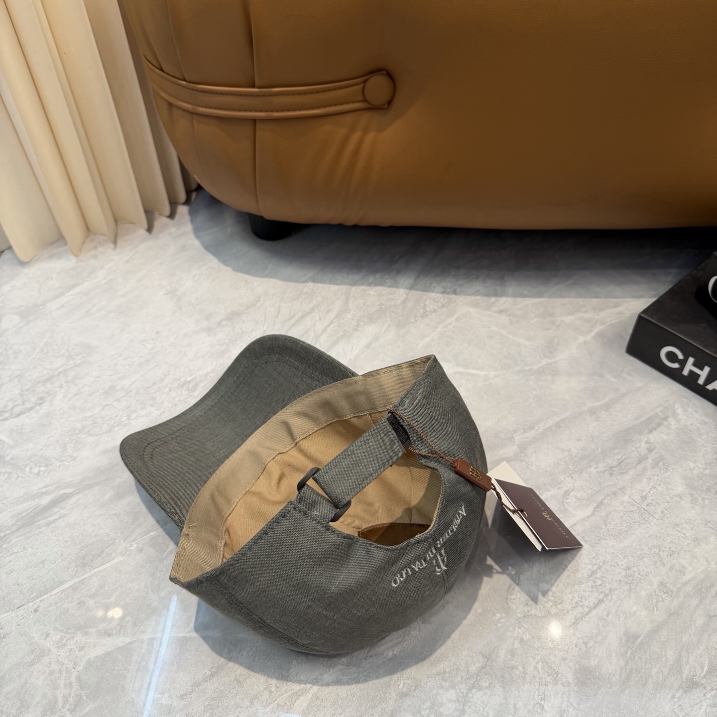 ATELIER DIFALCO亚麻棒球帽🧢爆。的亚麻老钱风棒球帽到啦！方脸圆脸，男女都可以完美驾驭！修饰