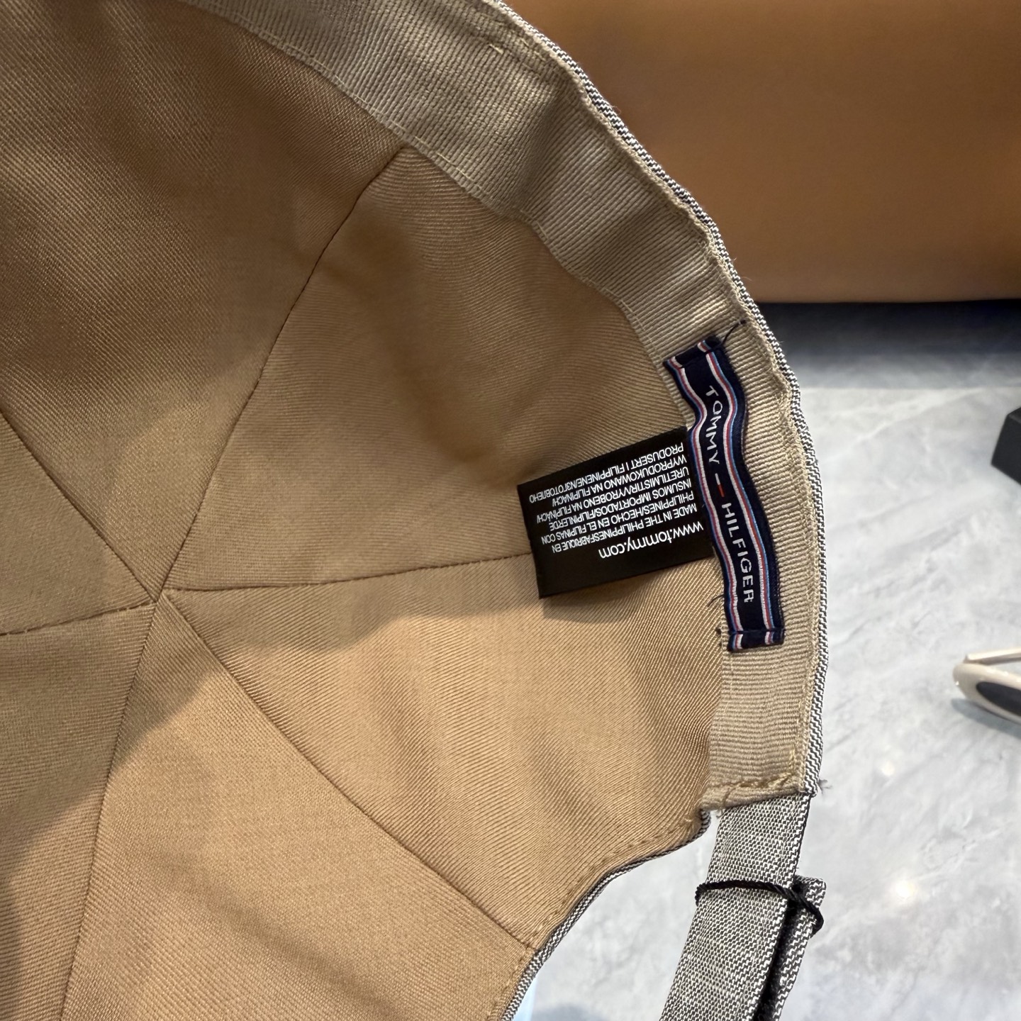 汤米TOMMY亚麻棒球帽🧢爆。的亚麻老钱风棒球帽到啦！方脸圆脸，男女都可以完美驾驭！修饰脸型、显脸小绝绝