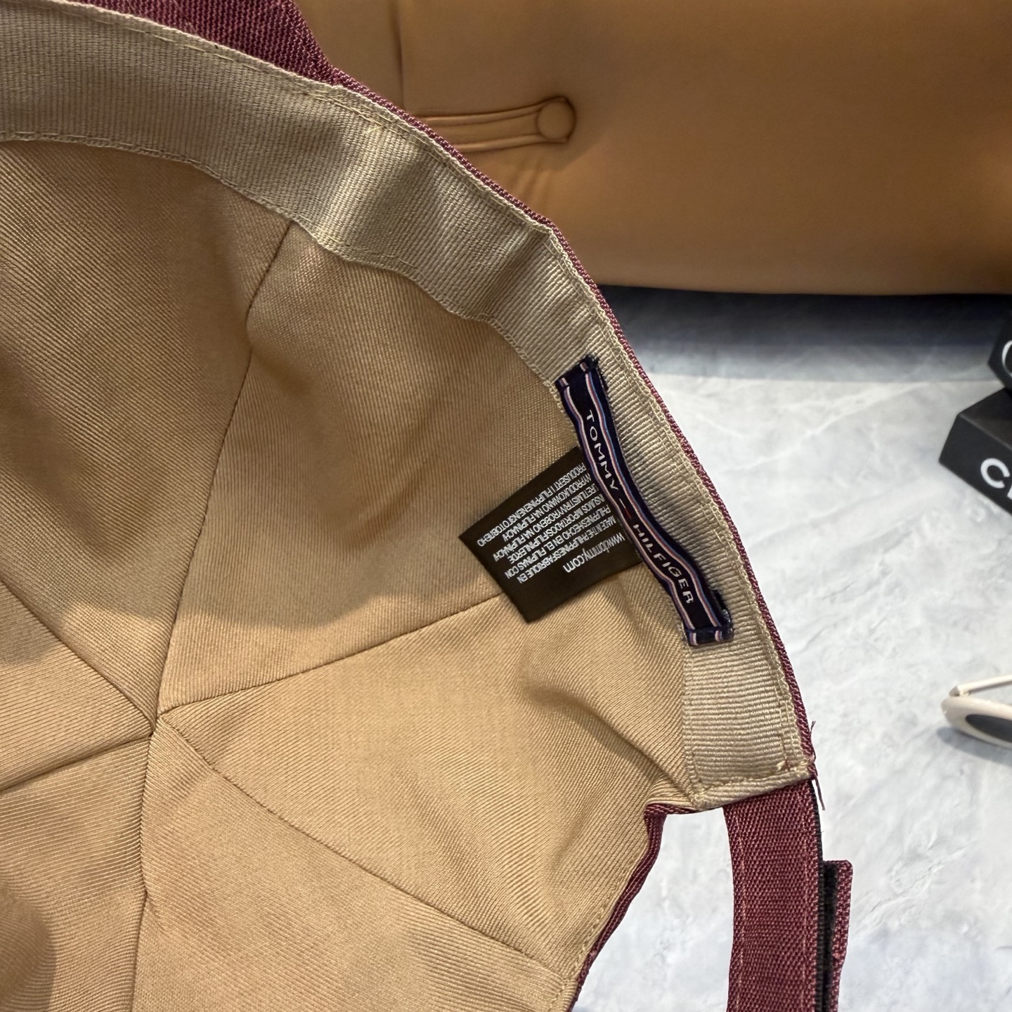 汤米TOMMY亚麻棒球帽🧢爆。的亚麻老钱风棒球帽到啦！方脸圆脸，男女都可以完美驾驭！修饰脸型、显脸小绝绝