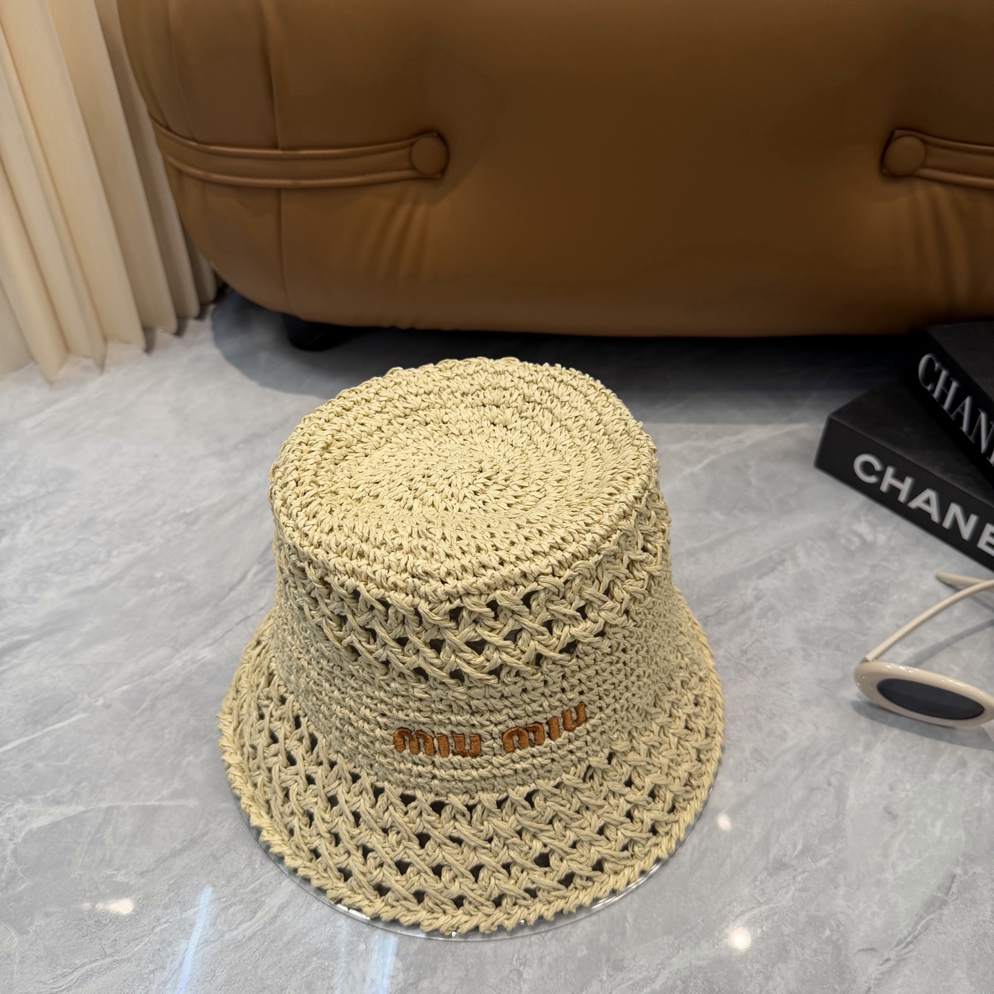 Miumiu 草编盆帽👒👒.修饰脸型超显瘦，透气轻盈，夏日佩戴清爽不闷‼️‼️‼️多色可选，慵懒松弛感拉