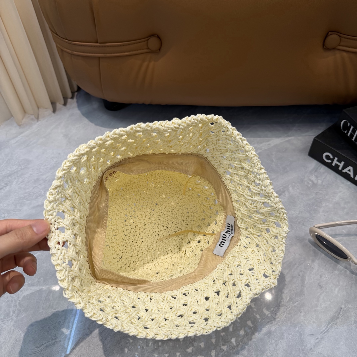 Miumiu 草编盆帽👒👒.修饰脸型超显瘦，透气轻盈，夏日佩戴清爽不闷‼️‼️‼️多色可选，慵懒松弛感拉
