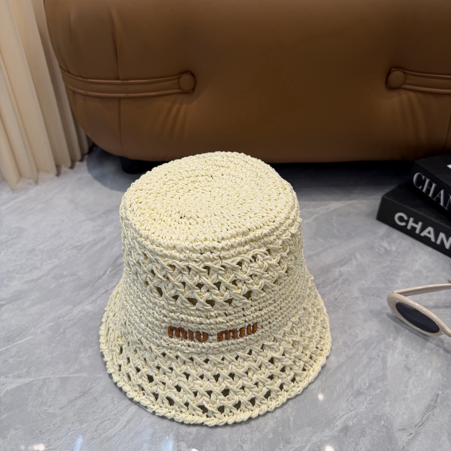 Miumiu 草编盆帽👒👒.修饰脸型超显瘦，透气轻盈，夏日佩戴清爽不闷‼️‼️‼️多色可选，慵懒松弛感拉