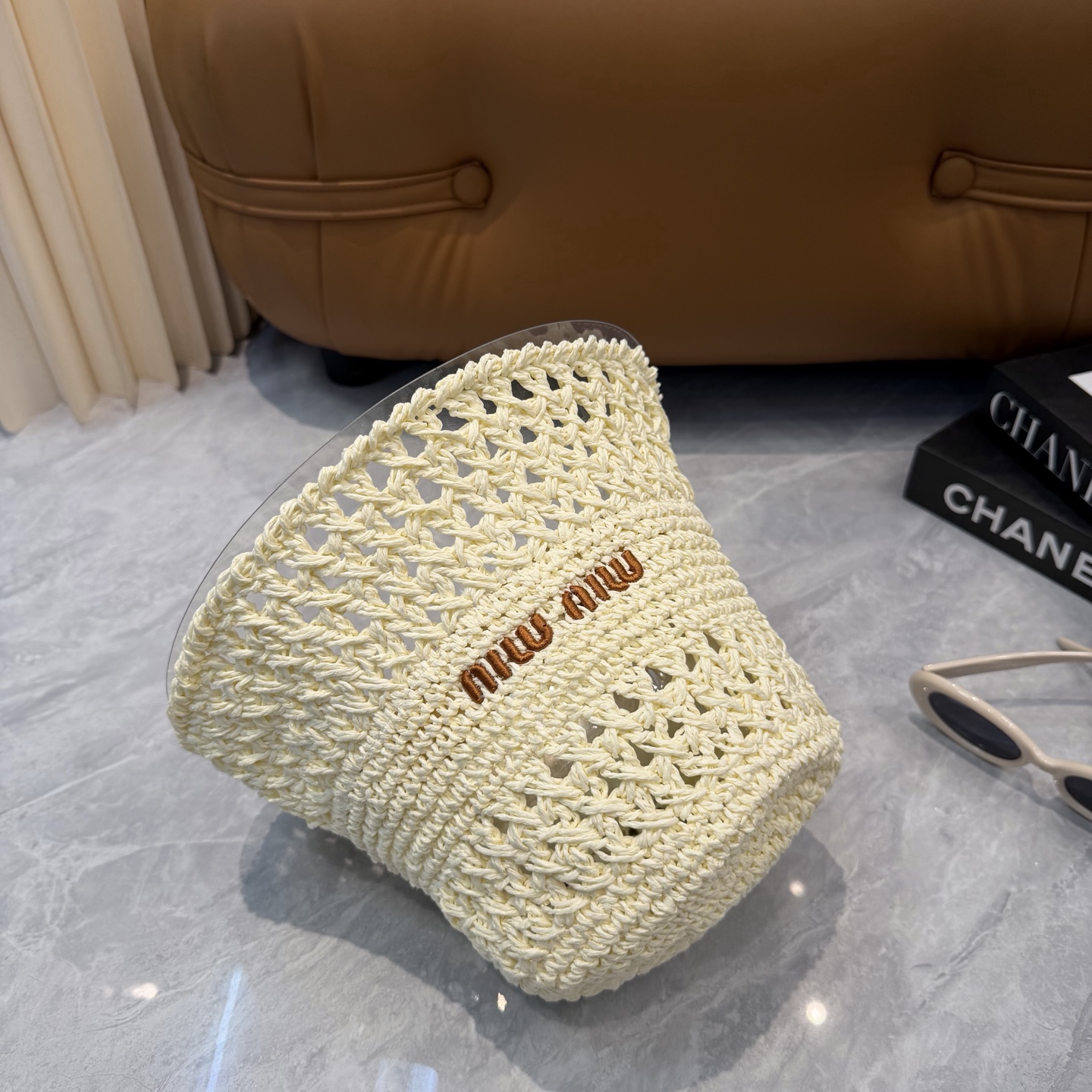 Miumiu 草编盆帽👒👒.修饰脸型超显瘦，透气轻盈，夏日佩戴清爽不闷‼️‼️‼️多色可选，慵懒松弛感拉