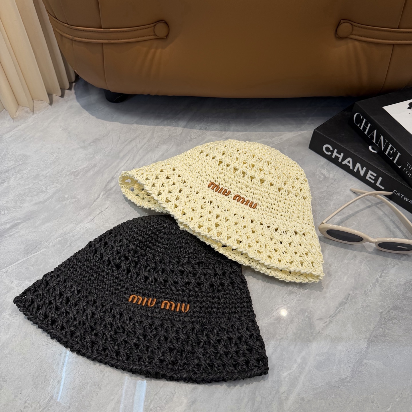Miumiu 草编盆帽👒👒.修饰脸型超显瘦，透气轻盈，夏日佩戴清爽不闷‼️‼️‼️多色可选，慵懒松弛感拉