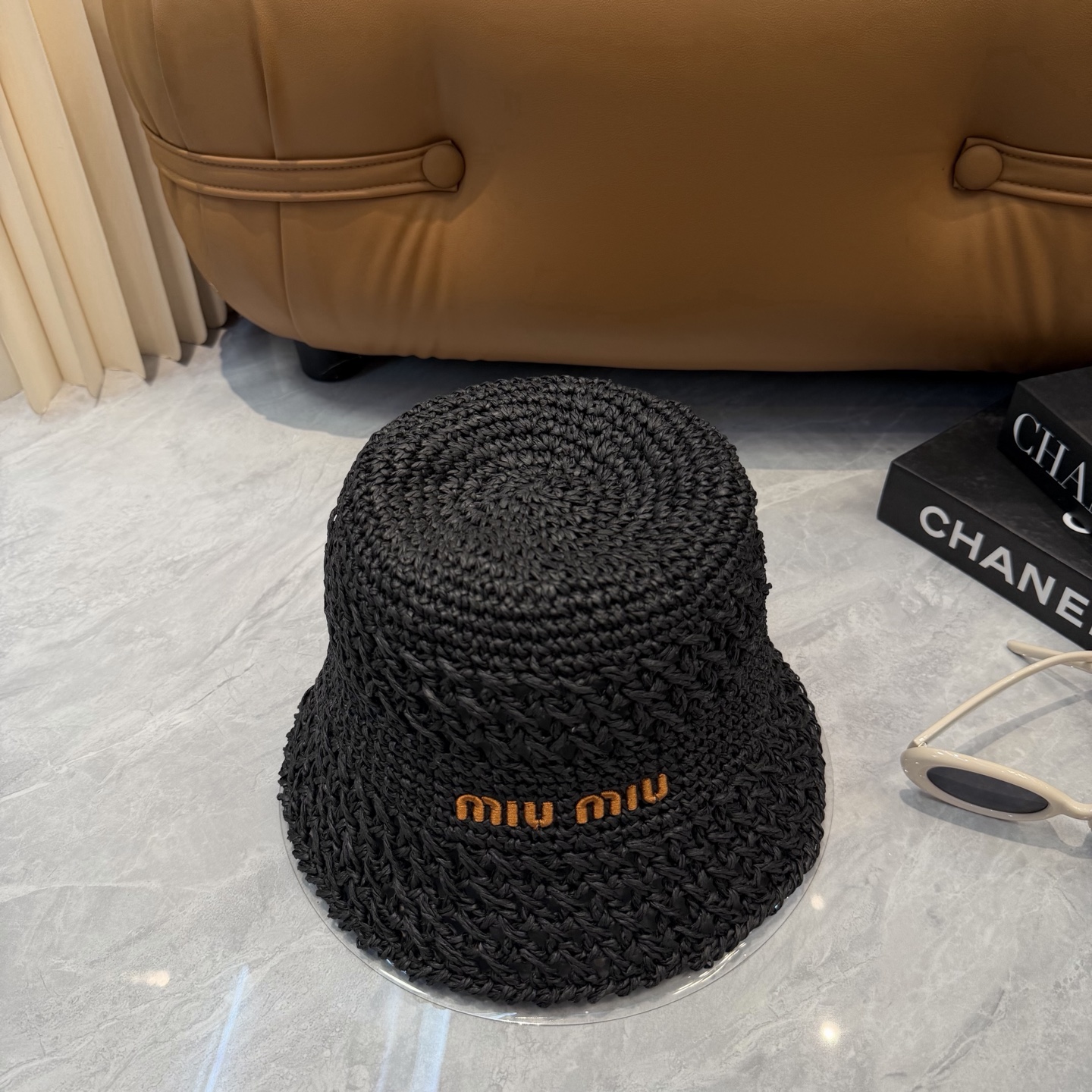 Miumiu 草编盆帽👒👒.修饰脸型超显瘦，透气轻盈，夏日佩戴清爽不闷‼️‼️‼️多色可选，慵懒松弛感拉