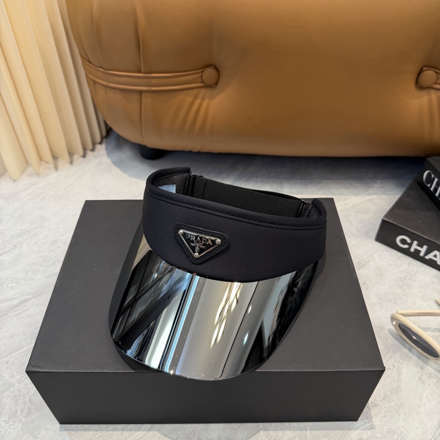 普拉达 PRADA 雷射镜片防紫外线空顶帽🎱时尚与实用完美融合🪄全棉面料 防蓝光PV镜片✌️帽围可自由调
