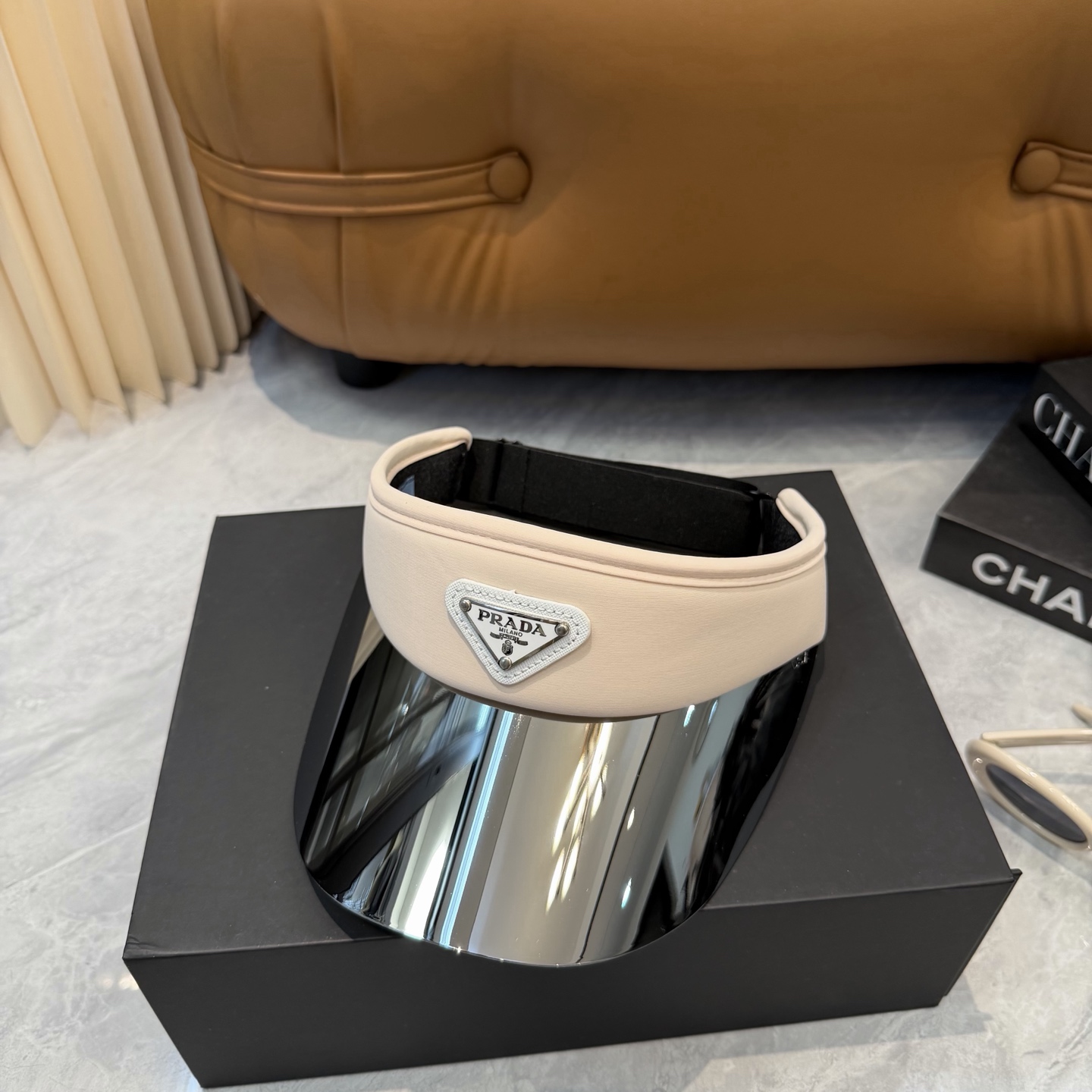 普拉达 PRADA 雷射镜片防紫外线空顶帽🎱时尚与实用完美融合🪄全棉面料 防蓝光PV镜片✌️帽围可自由调