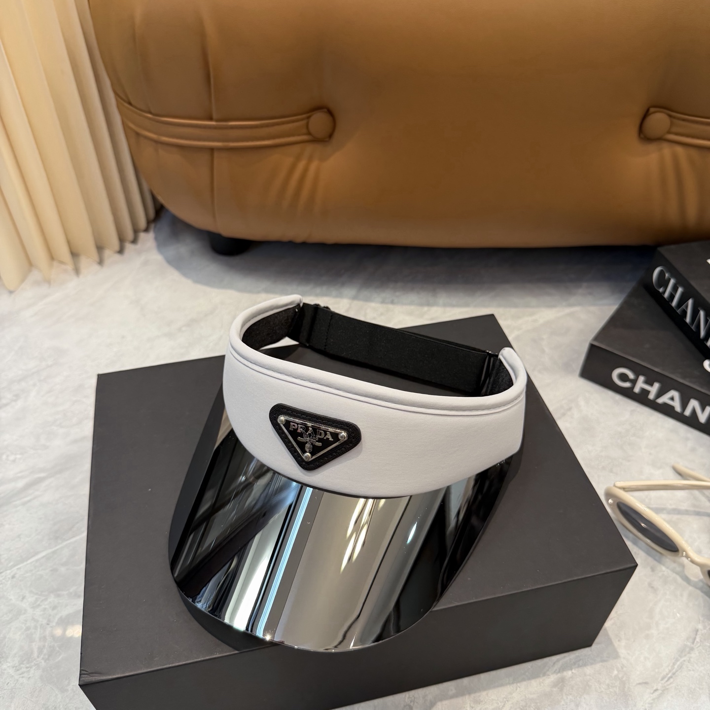 普拉达 PRADA 雷射镜片防紫外线空顶帽🎱时尚与实用完美融合🪄全棉面料 防蓝光PV镜片✌️帽围可自由调