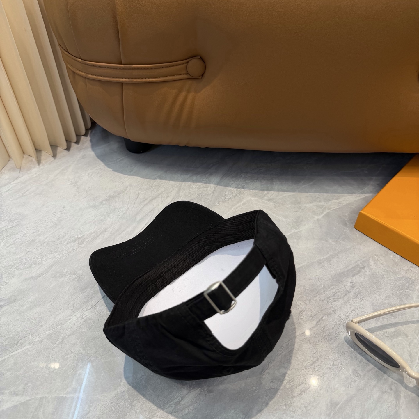 🧢LV路易威登轻盈透气。完美版型，独家实物拍摄，男女适用，流行的复古美，四季可用，出门必备，非常显脸小