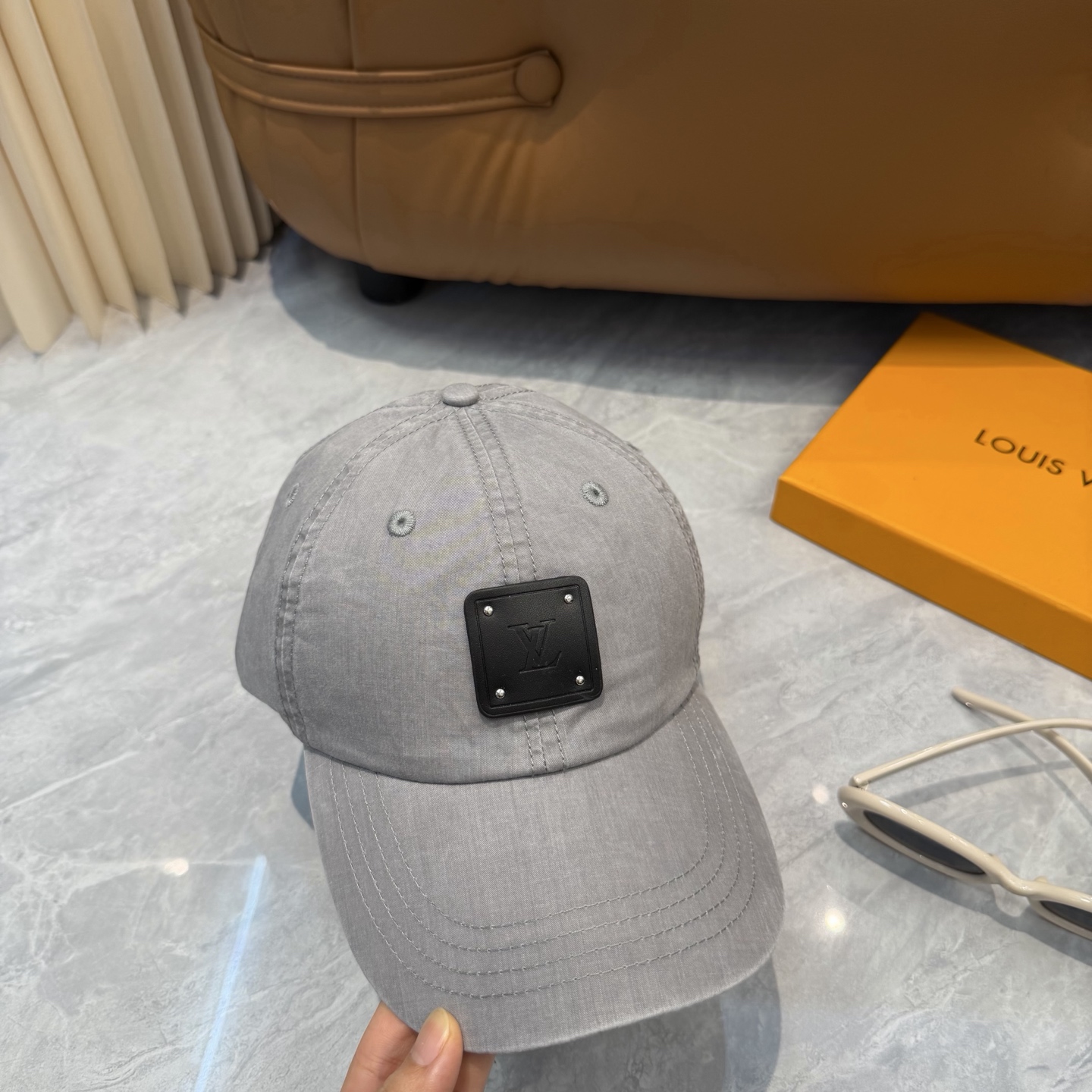 🧢LV路易威登轻盈透气。完美版型，独家实物拍摄，男女适用，流行的复古美，四季可用，出门必备，非常显脸小