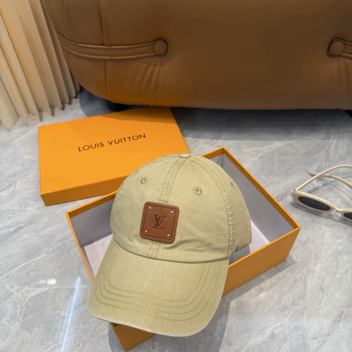 🧢LV路易威登轻盈透气。完美版型，独家实物拍摄，男女适用，流行的复古美，四季可用，出门必备，非常显脸小