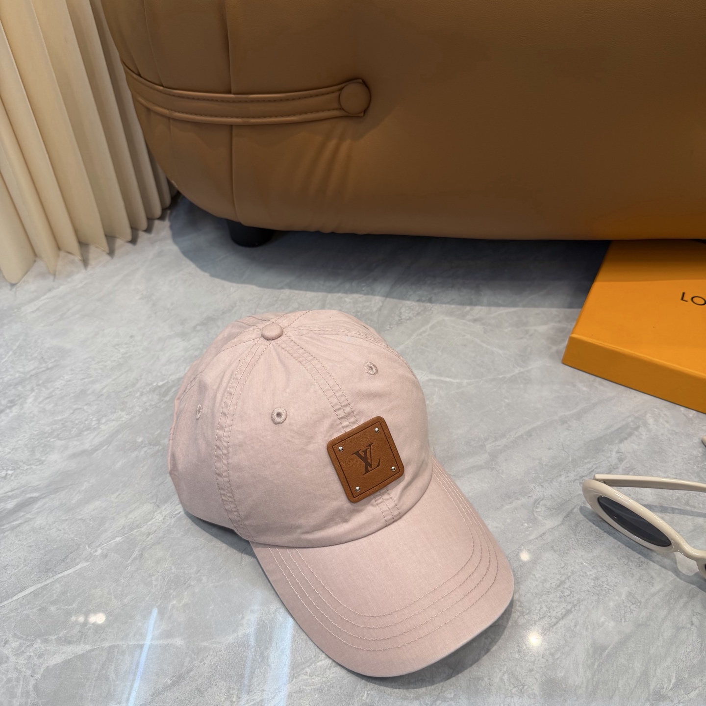 🧢LV路易威登轻盈透气。完美版型，独家实物拍摄，男女适用，流行的复古美，四季可用，出门必备，非常显脸小