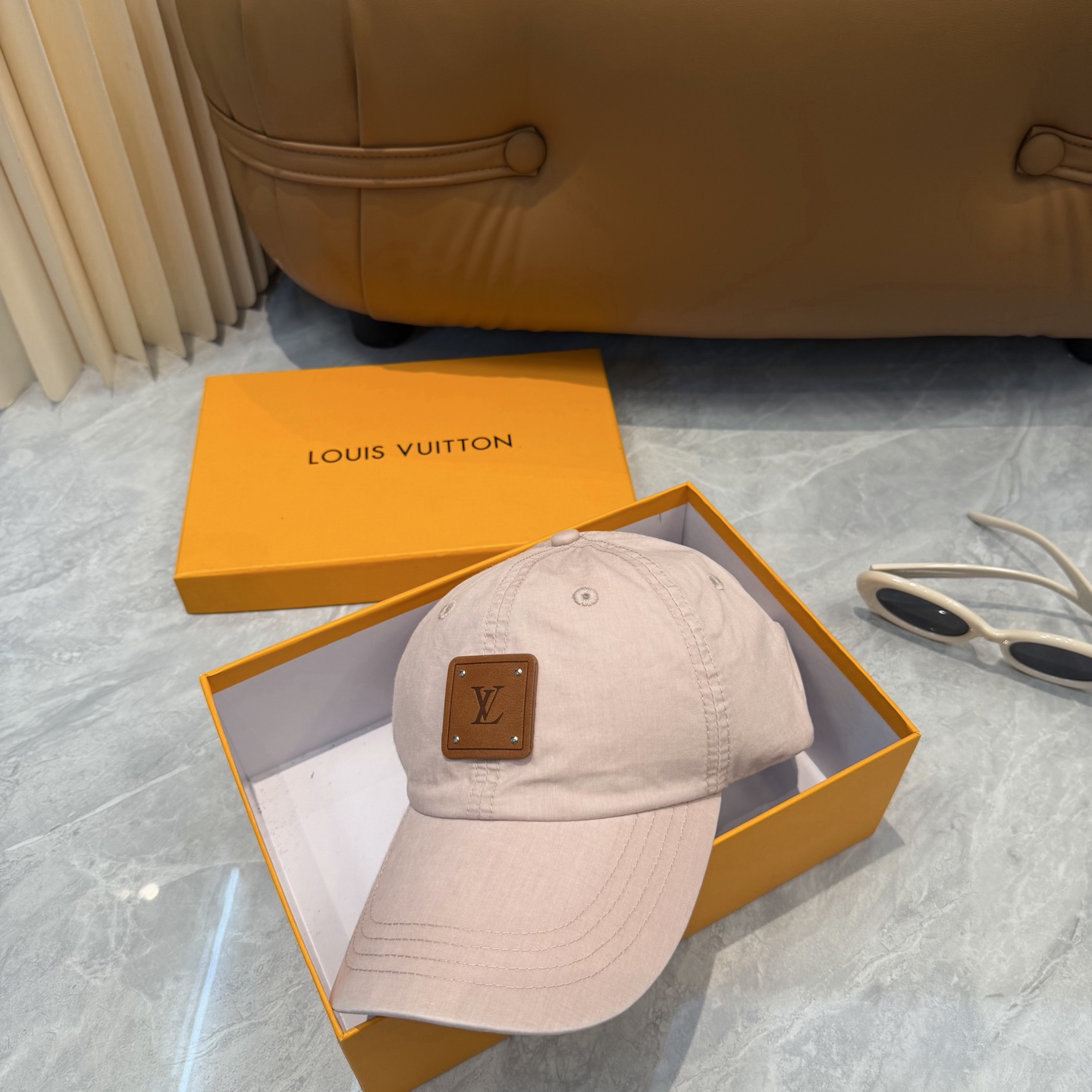 🧢LV路易威登轻盈透气。完美版型，独家实物拍摄，男女适用，流行的复古美，四季可用，出门必备，非常显脸小