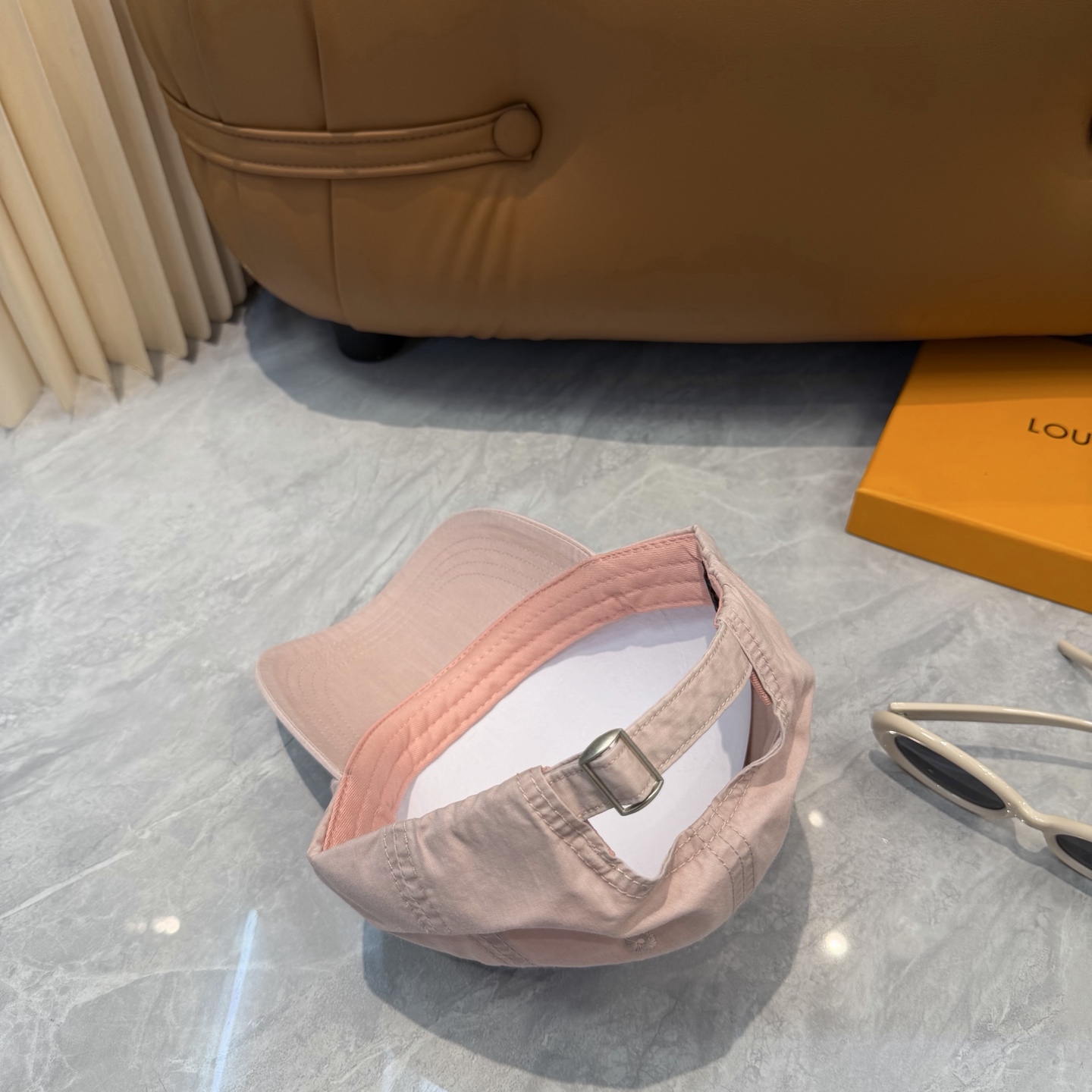 🧢LV路易威登轻盈透气。完美版型，独家实物拍摄，男女适用，流行的复古美，四季可用，出门必备，非常显脸小