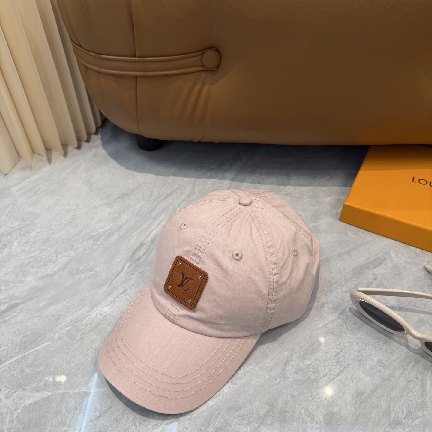🧢LV路易威登轻盈透气。完美版型，独家实物拍摄，男女适用，流行的复古美，四季可用，出门必备，非常显脸小