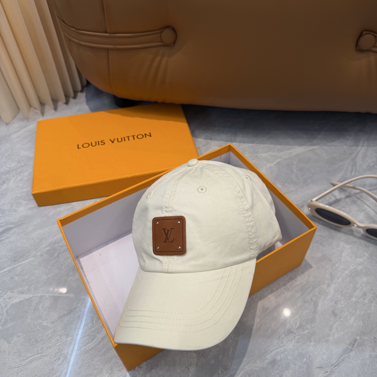🧢LV路易威登轻盈透气。完美版型，独家实物拍摄，男女适用，流行的复古美，四季可用，出门必备，非常显脸小
