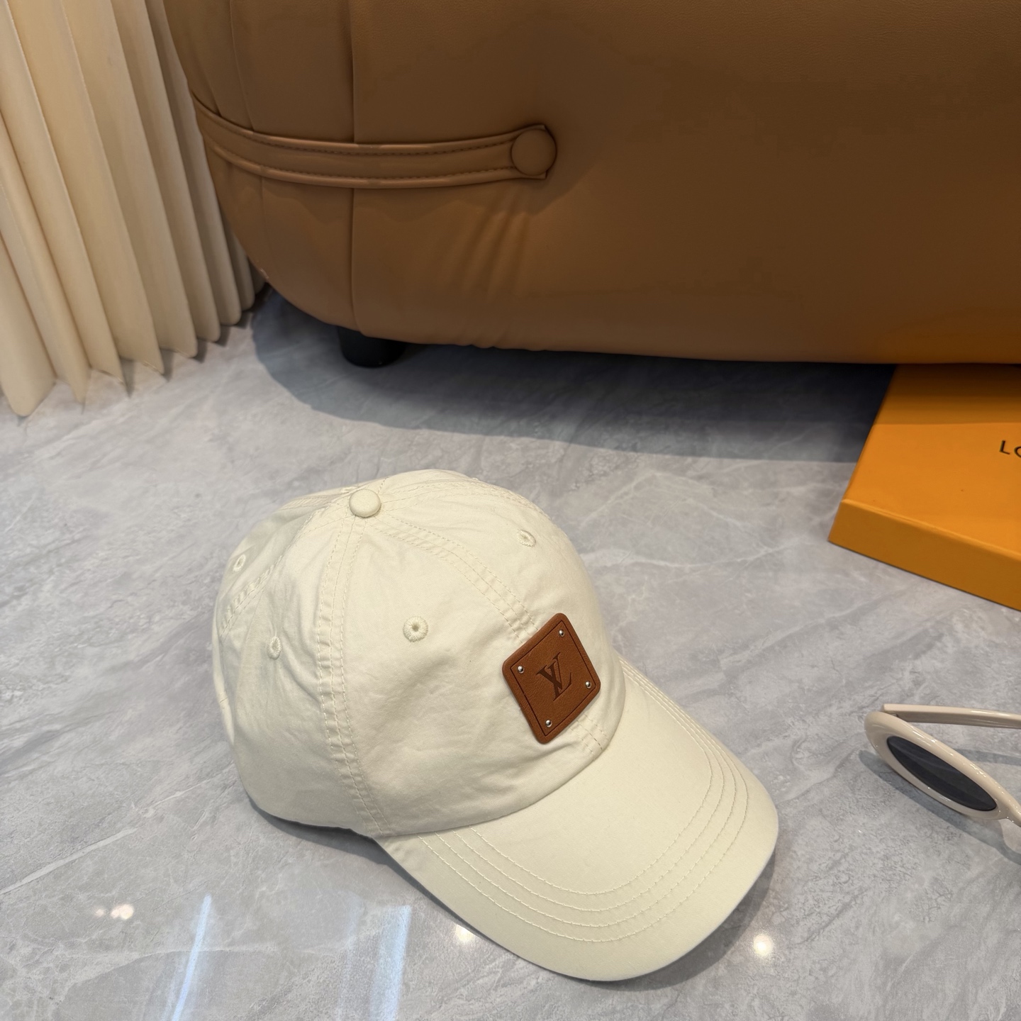 🧢LV路易威登轻盈透气。完美版型，独家实物拍摄，男女适用，流行的复古美，四季可用，出门必备，非常显脸小