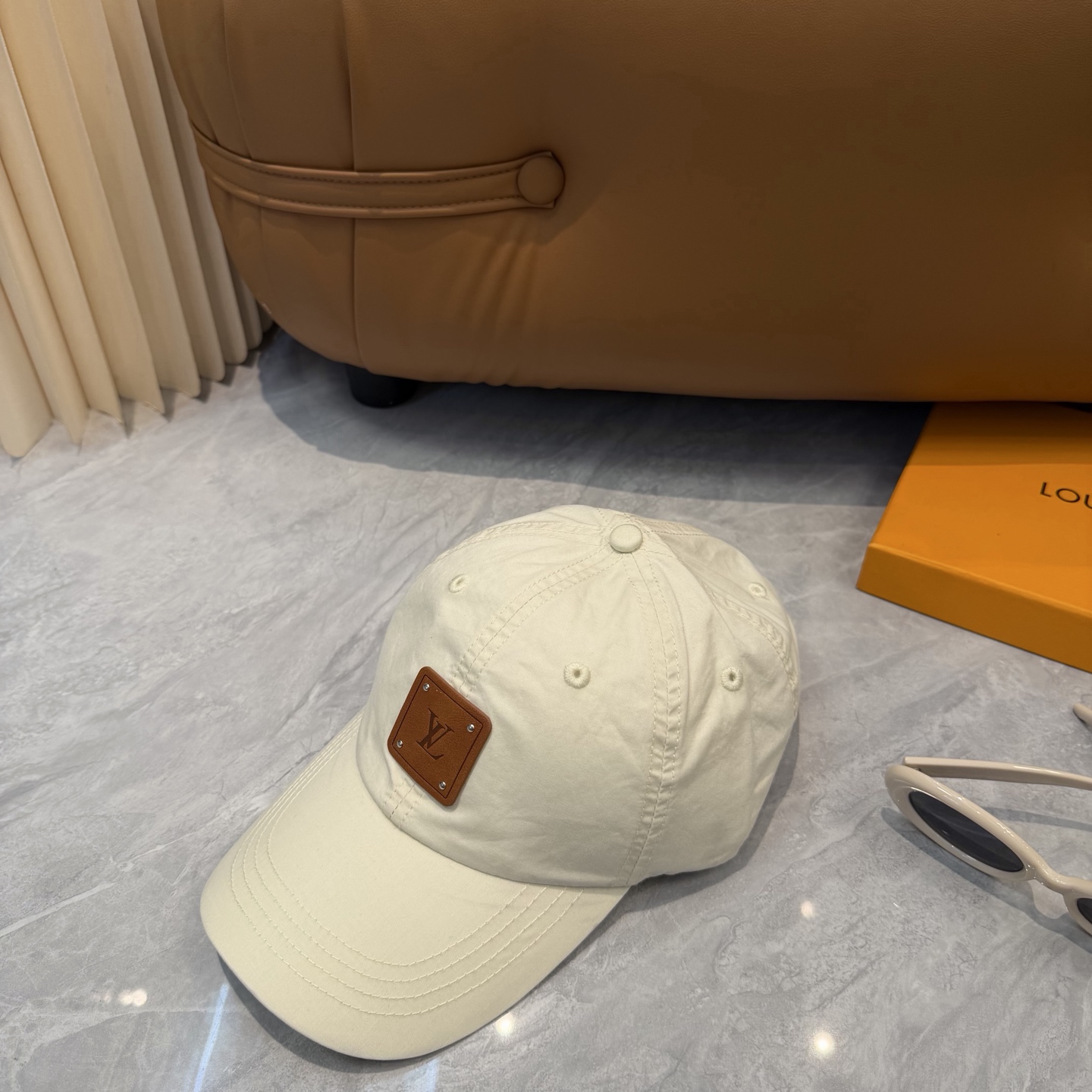 🧢LV路易威登轻盈透气。完美版型，独家实物拍摄，男女适用，流行的复古美，四季可用，出门必备，非常显脸小
