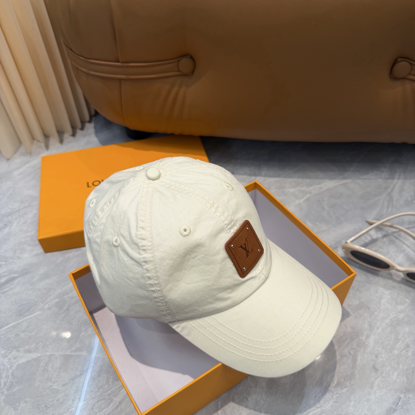 🧢LV路易威登轻盈透气。完美版型，独家实物拍摄，男女适用，流行的复古美，四季可用，出门必备，非常显脸小