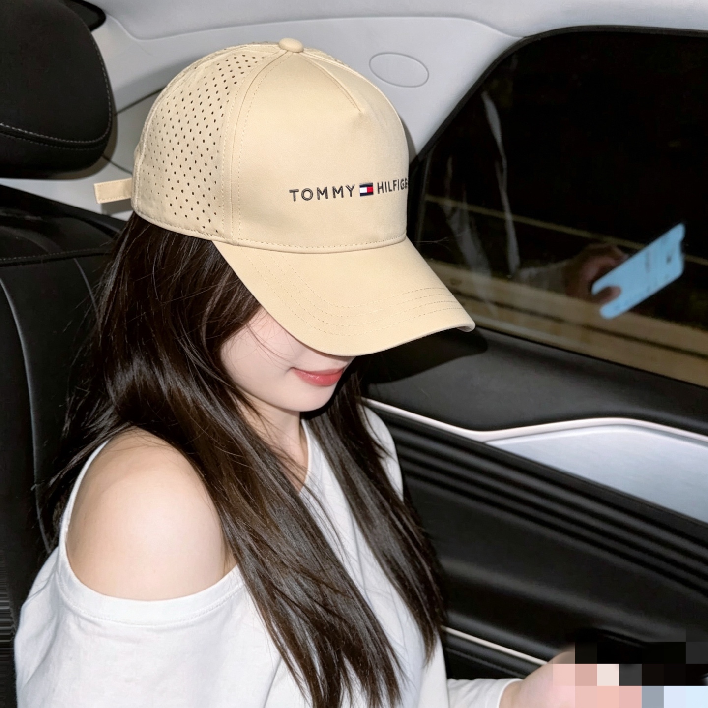 汤米TOMMY透气孔棒球帽🧢 爆🔥男女都可以完美驾驭！ 修饰脸型、显脸小绝绝子的一款棒球帽！ 轻盈透气！休闲百搭！ 	 