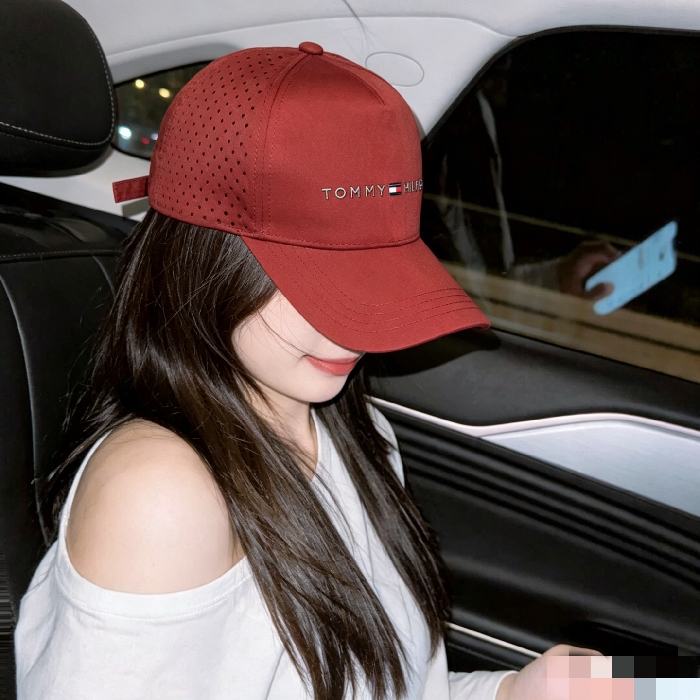 汤米TOMMY透气孔棒球帽🧢 爆🔥男女都可以完美驾驭！ 修饰脸型、显脸小绝绝子的一款棒球帽！ 轻盈透气！休闲百搭！ 	 
