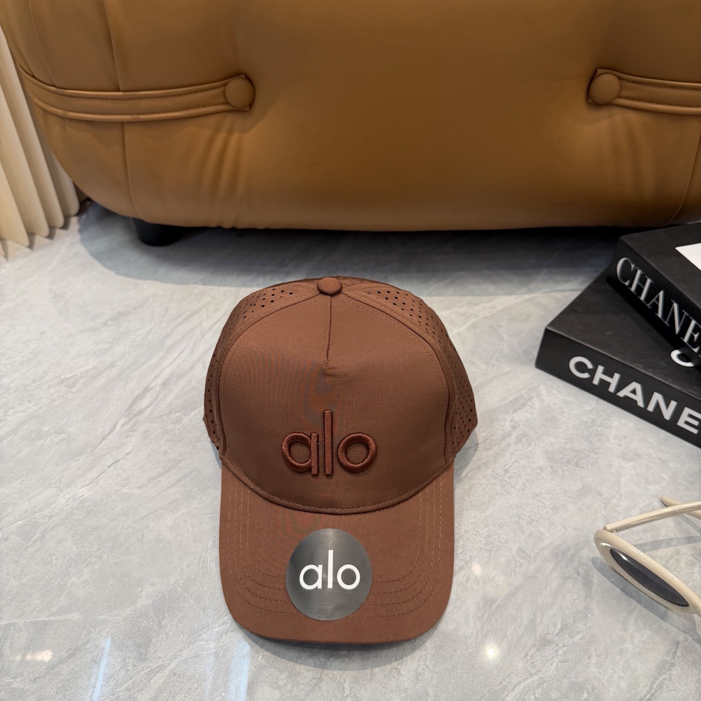 aIo 透气孔棒球帽🧢 爆🔥男女都可以完美驾驭！ 修饰脸型、显脸小绝绝子的一款棒球帽！ 轻盈透气！休闲百搭！ 	 