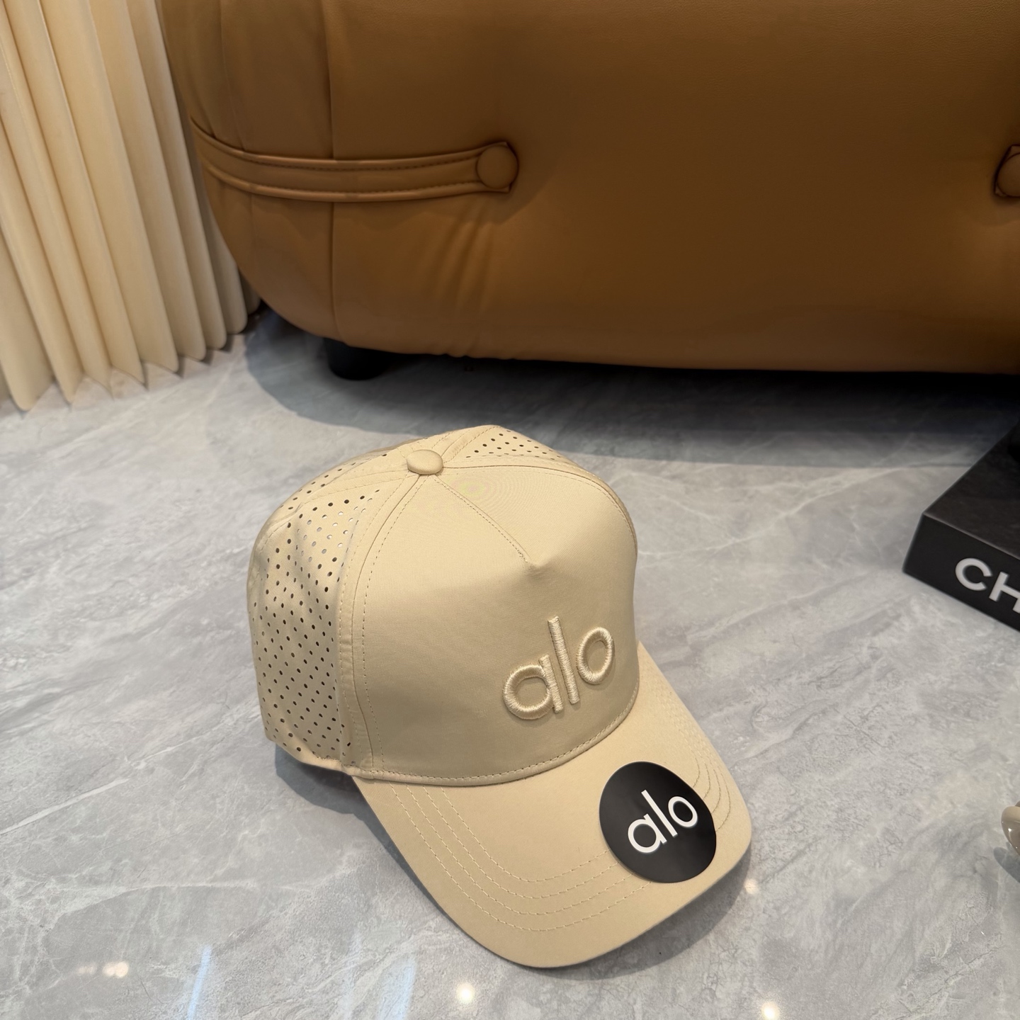 aIo 透气孔棒球帽🧢 爆🔥男女都可以完美驾驭！ 修饰脸型、显脸小绝绝子的一款棒球帽！ 轻盈透气！休闲百搭！ 	 