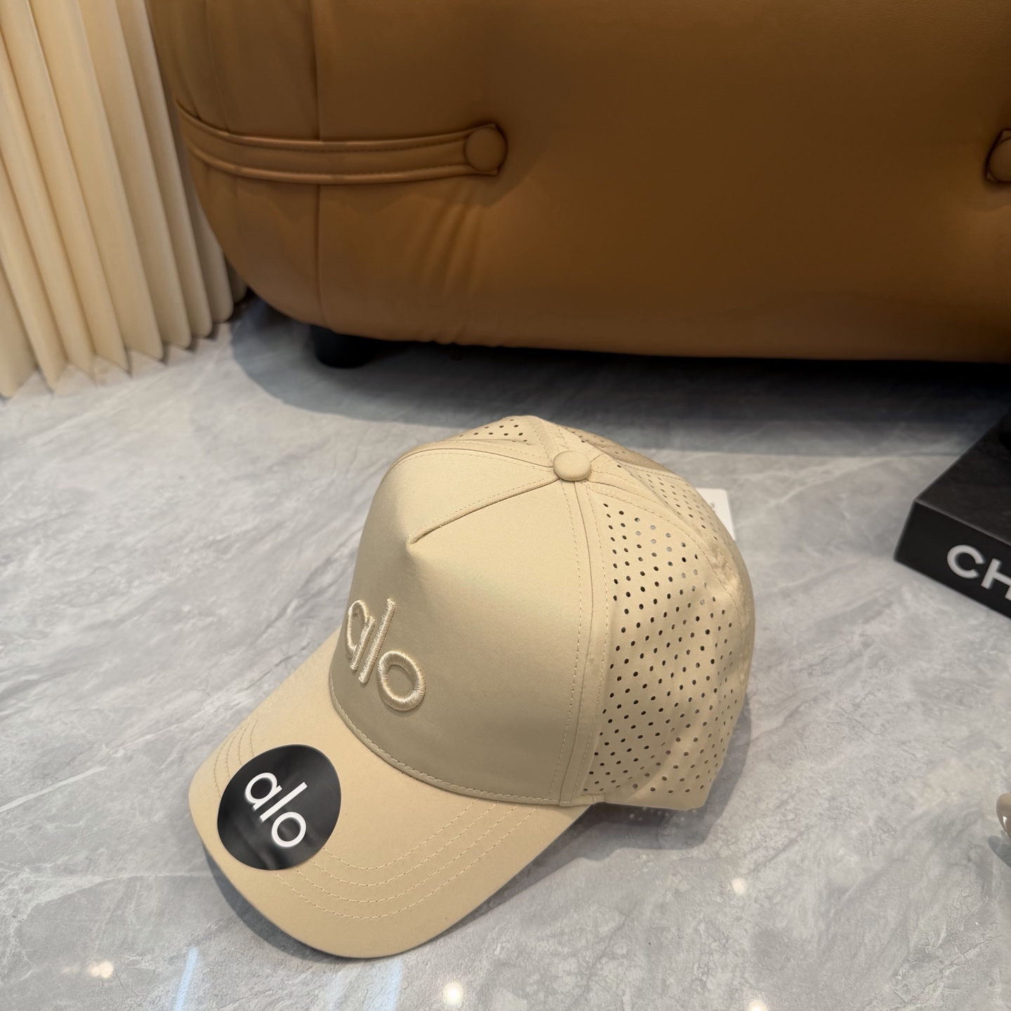 aIo 透气孔棒球帽🧢 爆🔥男女都可以完美驾驭！ 修饰脸型、显脸小绝绝子的一款棒球帽！ 轻盈透气！休闲百搭！ 	 