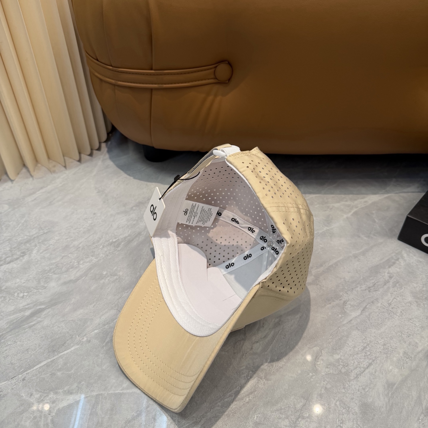 aIo 透气孔棒球帽🧢 爆🔥男女都可以完美驾驭！ 修饰脸型、显脸小绝绝子的一款棒球帽！ 轻盈透气！休闲百搭！ 	 