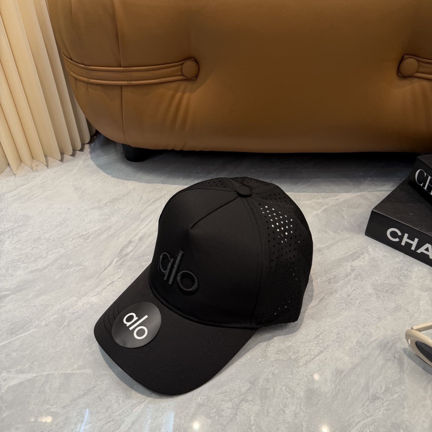 aIo 透气孔棒球帽🧢 爆🔥男女都可以完美驾驭！ 修饰脸型、显脸小绝绝子的一款棒球帽！ 轻盈透气！休闲百搭！ 	 