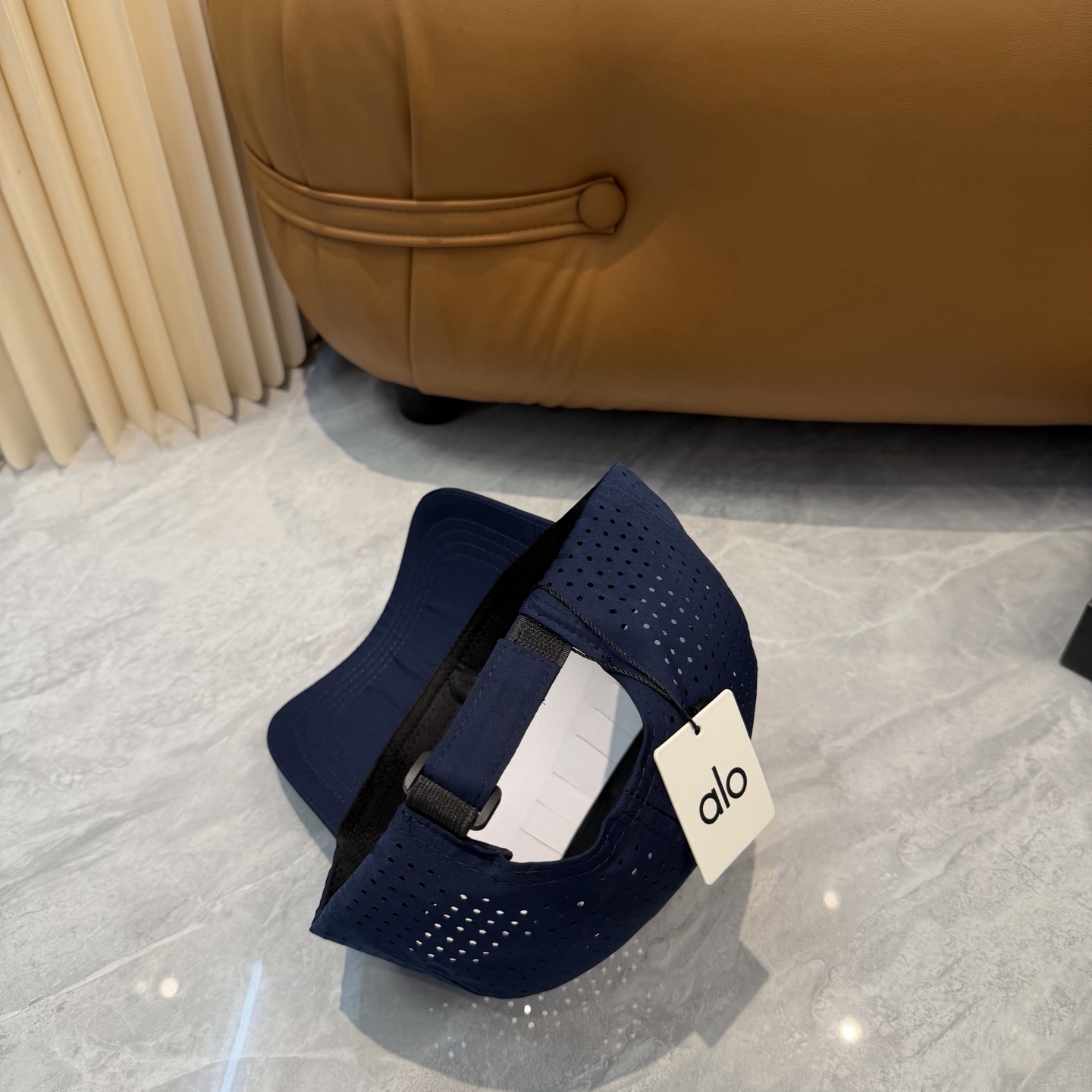 aIo 透气孔棒球帽🧢 爆🔥男女都可以完美驾驭！ 修饰脸型、显脸小绝绝子的一款棒球帽！ 轻盈透气！休闲百搭！ 	 