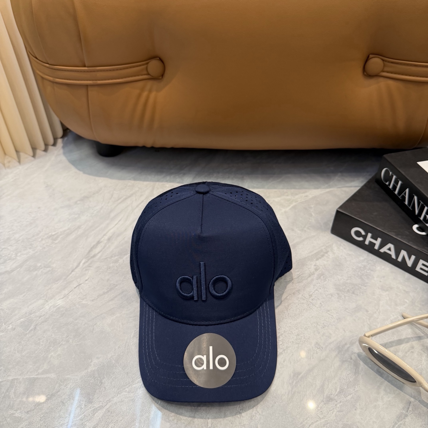 aIo 透气孔棒球帽🧢 爆🔥男女都可以完美驾驭！ 修饰脸型、显脸小绝绝子的一款棒球帽！ 轻盈透气！休闲百搭！ 	 