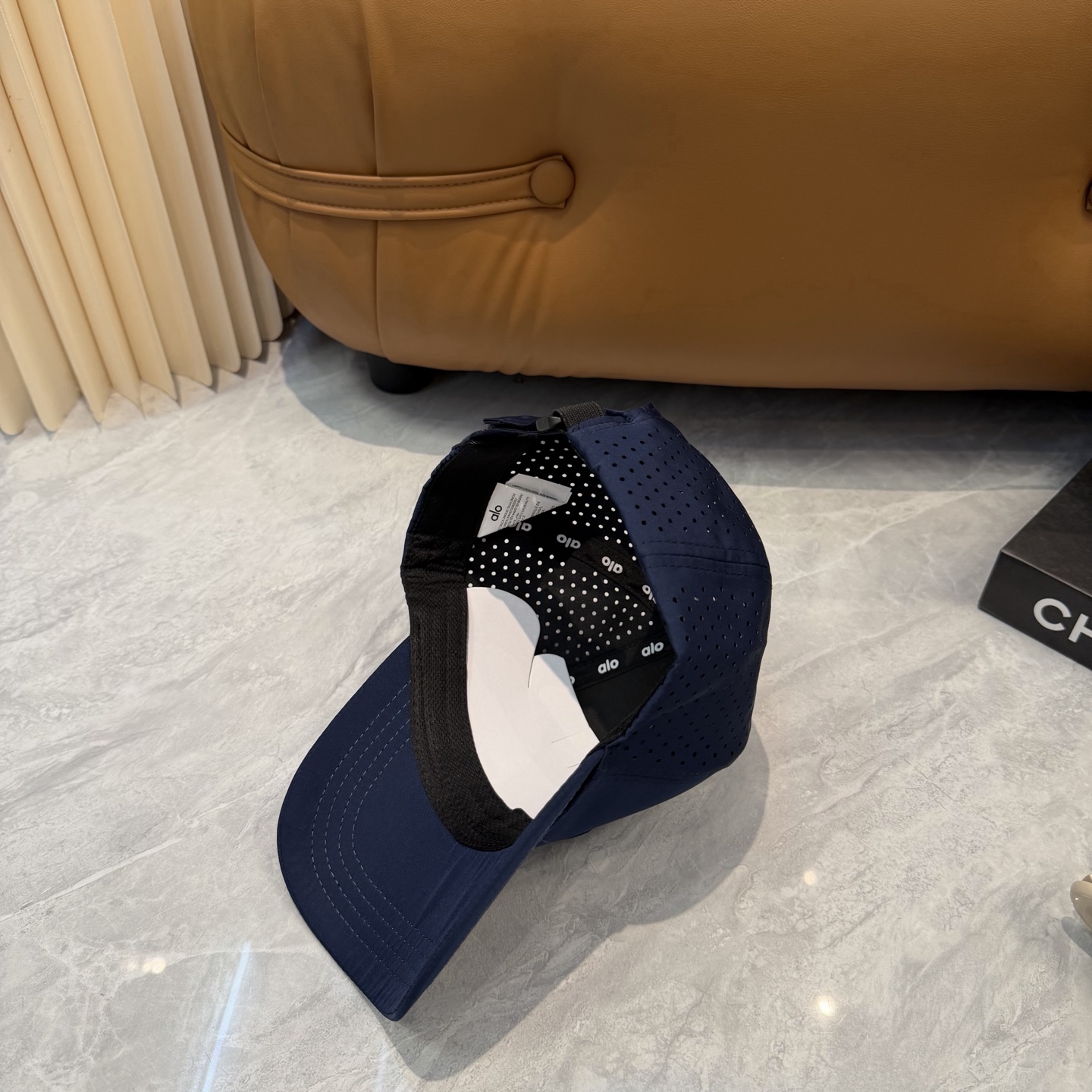 aIo 透气孔棒球帽🧢 爆🔥男女都可以完美驾驭！ 修饰脸型、显脸小绝绝子的一款棒球帽！ 轻盈透气！休闲百搭！ 	 