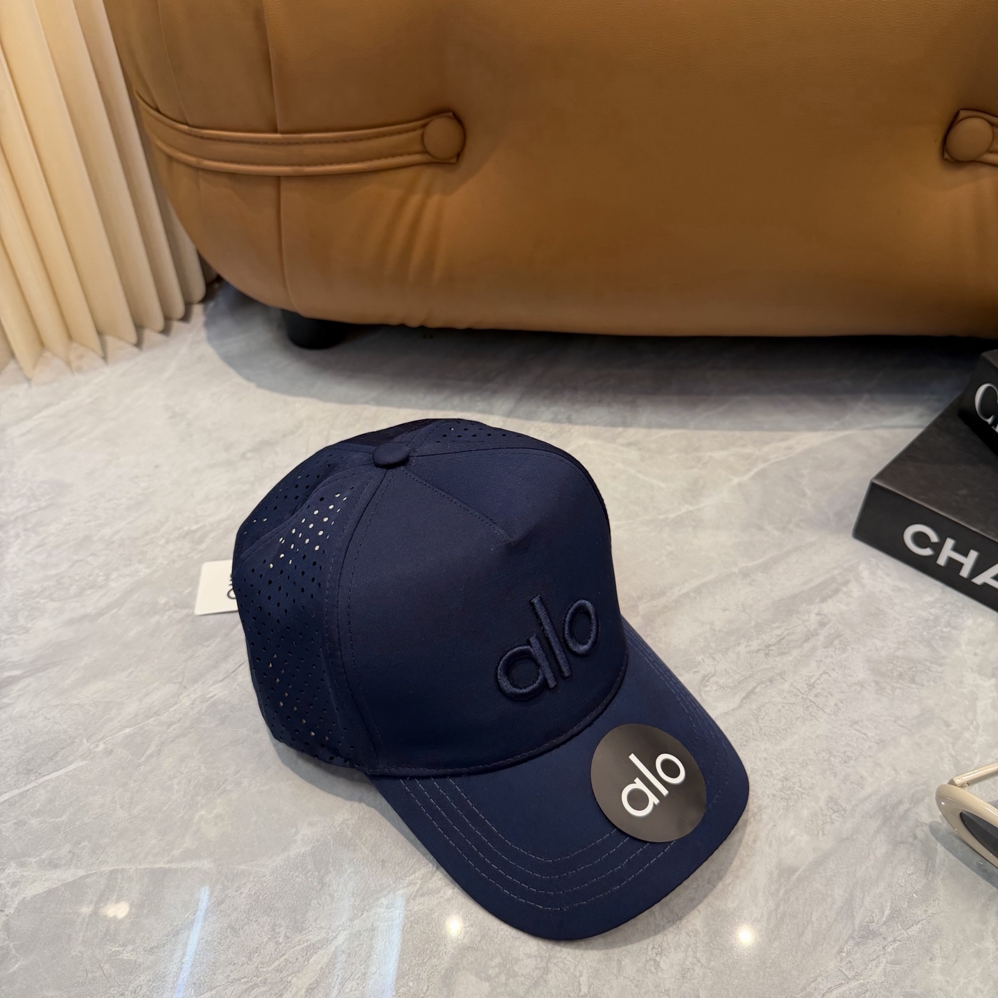aIo 透气孔棒球帽🧢 爆🔥男女都可以完美驾驭！ 修饰脸型、显脸小绝绝子的一款棒球帽！ 轻盈透气！休闲百搭！ 	 