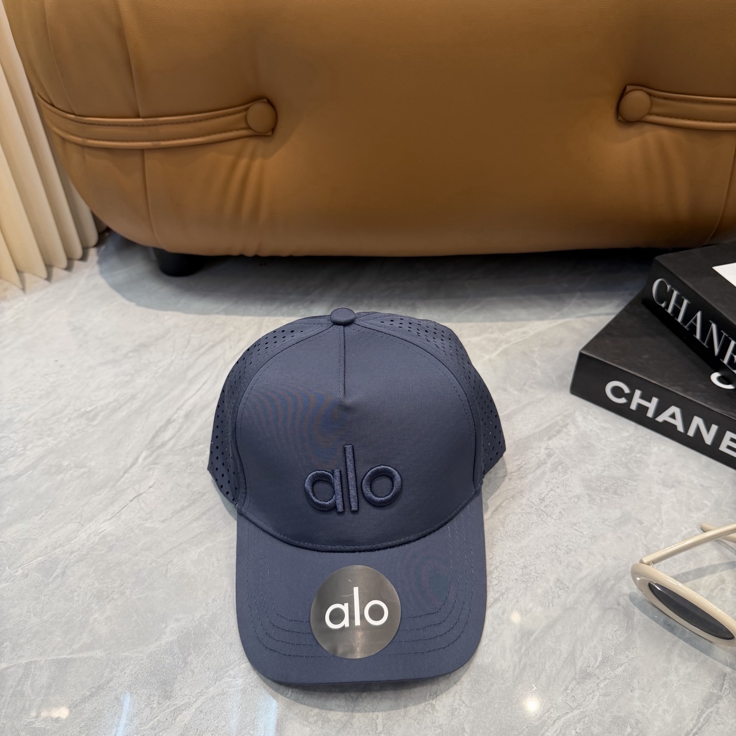aIo 透气孔棒球帽🧢 爆🔥男女都可以完美驾驭！ 修饰脸型、显脸小绝绝子的一款棒球帽！ 轻盈透气！休闲百搭！ 	 