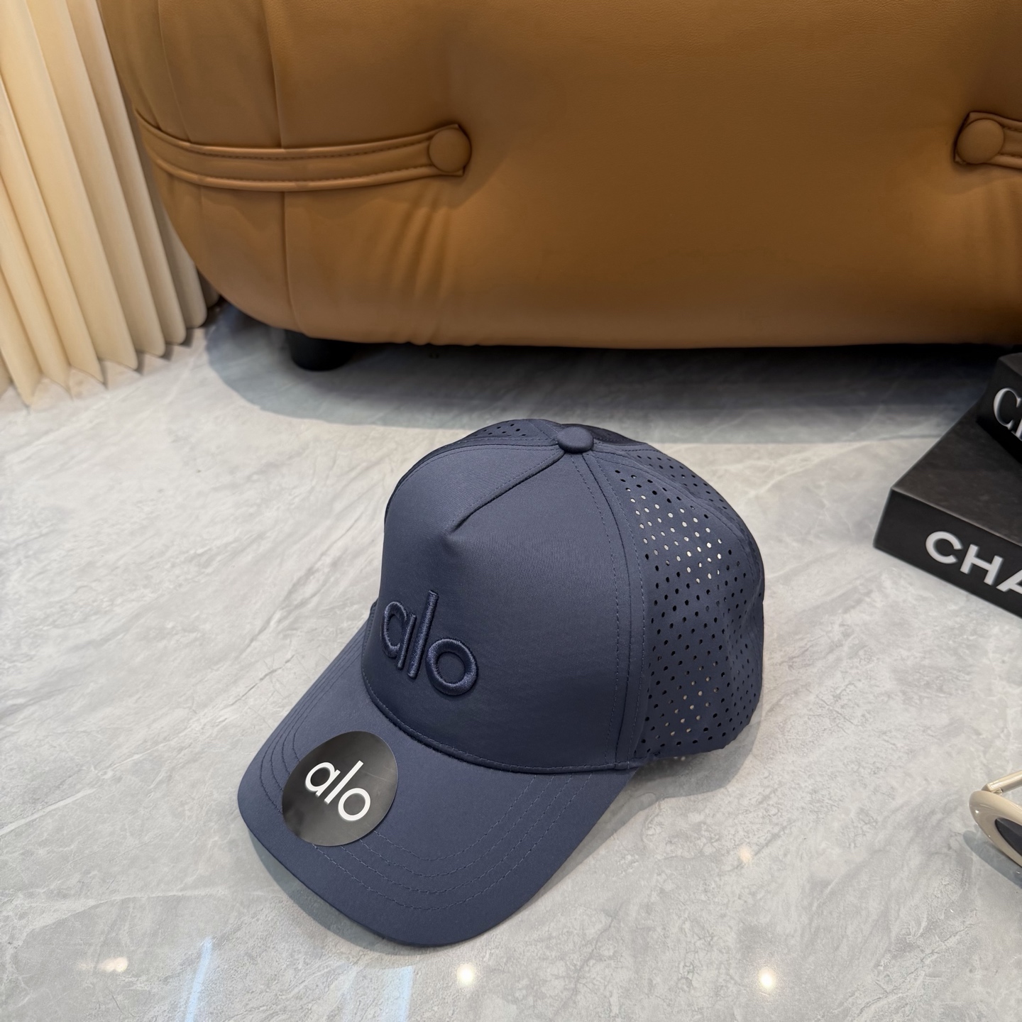 aIo 透气孔棒球帽🧢 爆🔥男女都可以完美驾驭！ 修饰脸型、显脸小绝绝子的一款棒球帽！ 轻盈透气！休闲百搭！ 	 