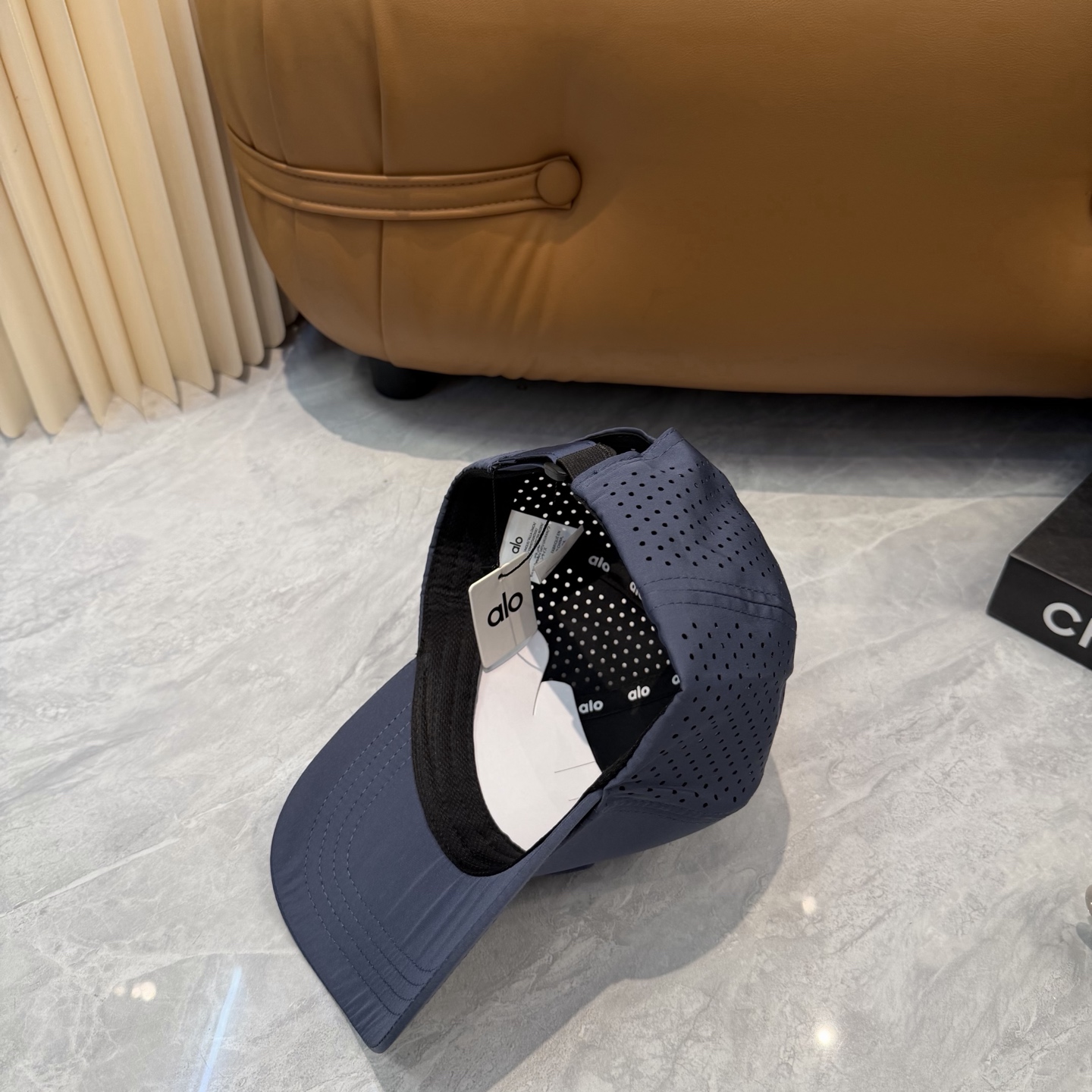 aIo 透气孔棒球帽🧢 爆🔥男女都可以完美驾驭！ 修饰脸型、显脸小绝绝子的一款棒球帽！ 轻盈透气！休闲百搭！ 	 