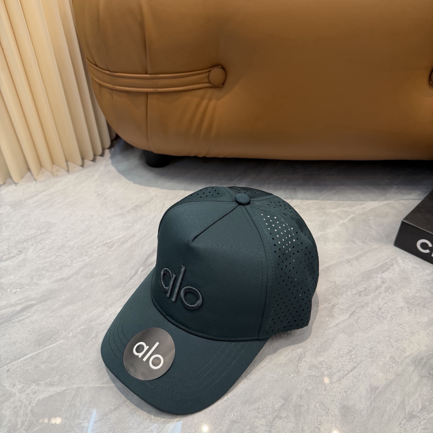 aIo 透气孔棒球帽🧢 爆🔥男女都可以完美驾驭！ 修饰脸型、显脸小绝绝子的一款棒球帽！ 轻盈透气！休闲百搭！ 	 