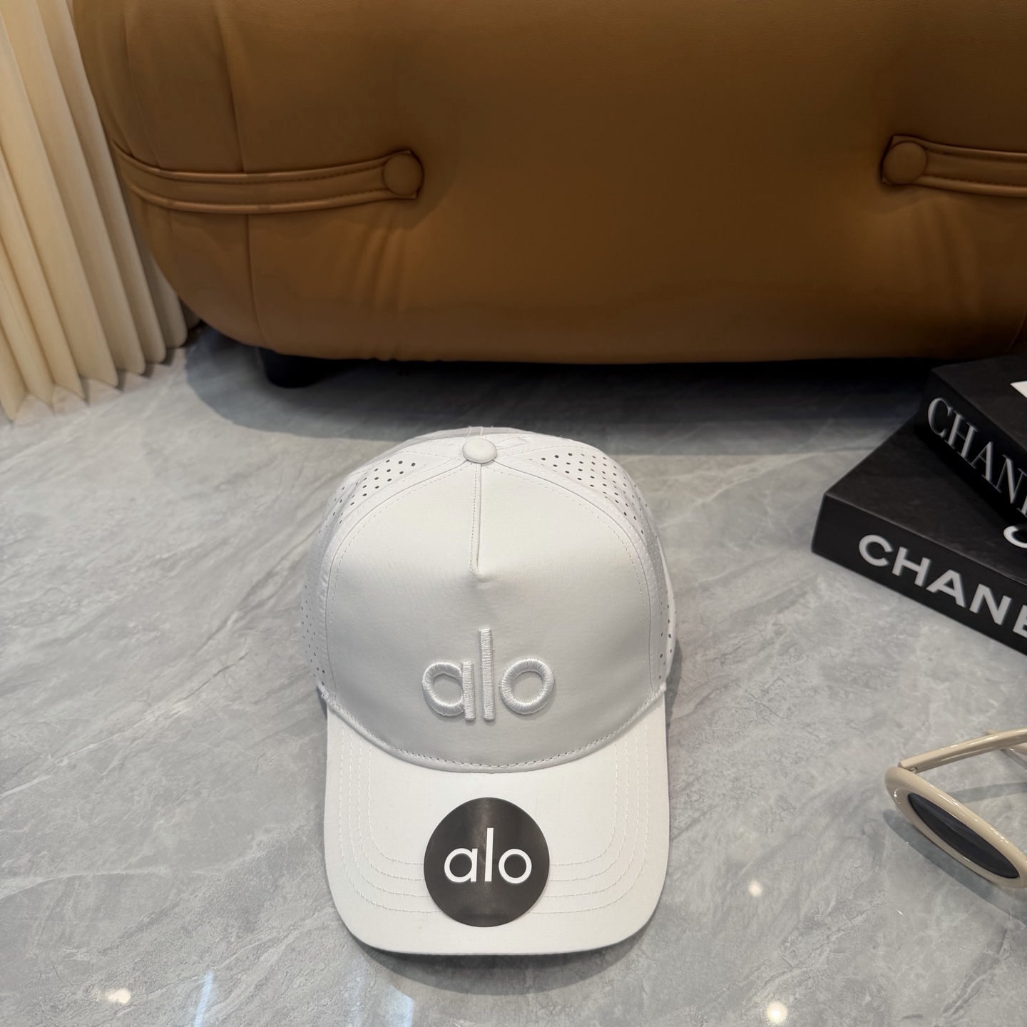 aIo 透气孔棒球帽🧢 爆🔥男女都可以完美驾驭！ 修饰脸型、显脸小绝绝子的一款棒球帽！ 轻盈透气！休闲百搭！ 	 