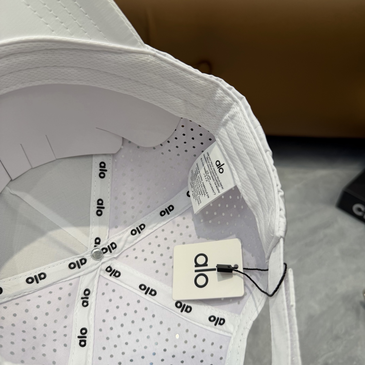 aIo 透气孔棒球帽🧢 爆🔥男女都可以完美驾驭！ 修饰脸型、显脸小绝绝子的一款棒球帽！ 轻盈透气！休闲百搭！ 	 