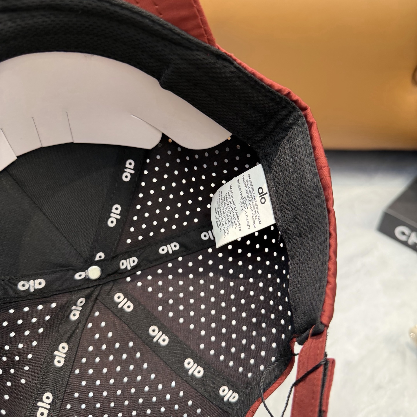 aIo 透气孔棒球帽🧢 爆🔥男女都可以完美驾驭！ 修饰脸型、显脸小绝绝子的一款棒球帽！ 轻盈透气！休闲百搭！ 	 