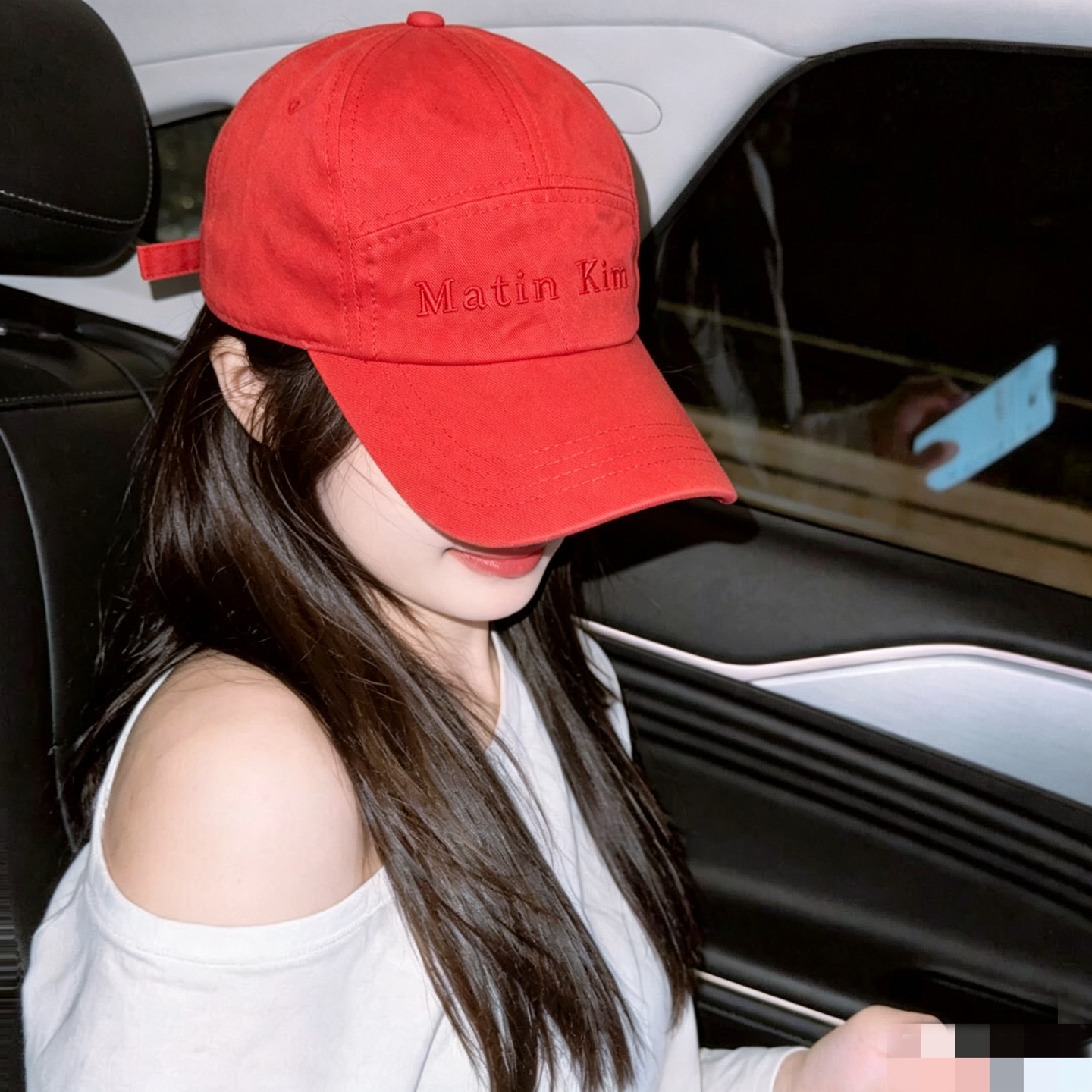韩国大热的Matin Kim刺绣棒球帽🧢上新啦！最近超爱这款刺绣棒球帽 每个色都很好看 日常通勤、运动都合适 纯棉材质戴