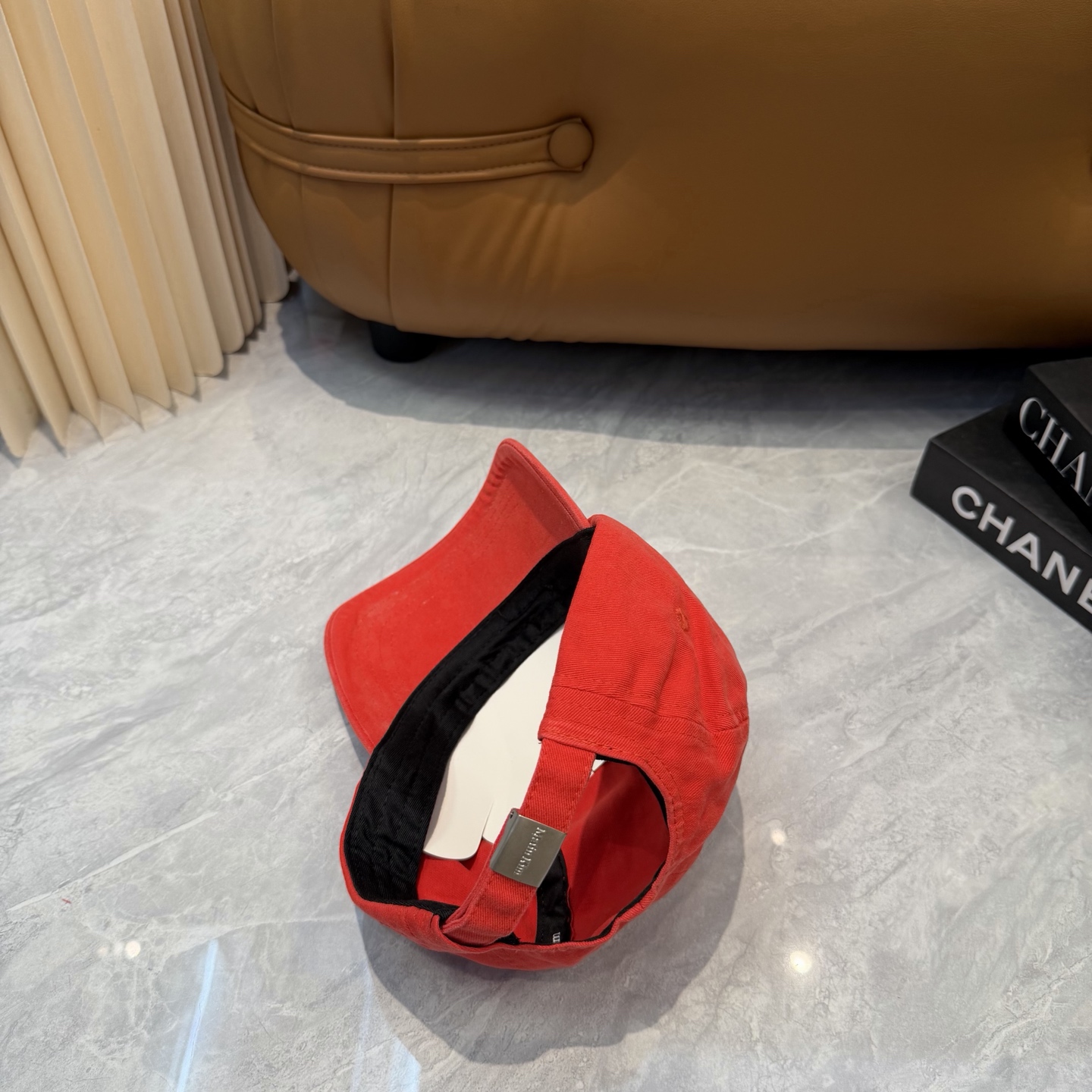 韩国大热的Matin Kim刺绣棒球帽🧢上新啦！最近超爱这款刺绣棒球帽 每个色都很好看 日常通勤、运动都合适 纯棉材质戴
