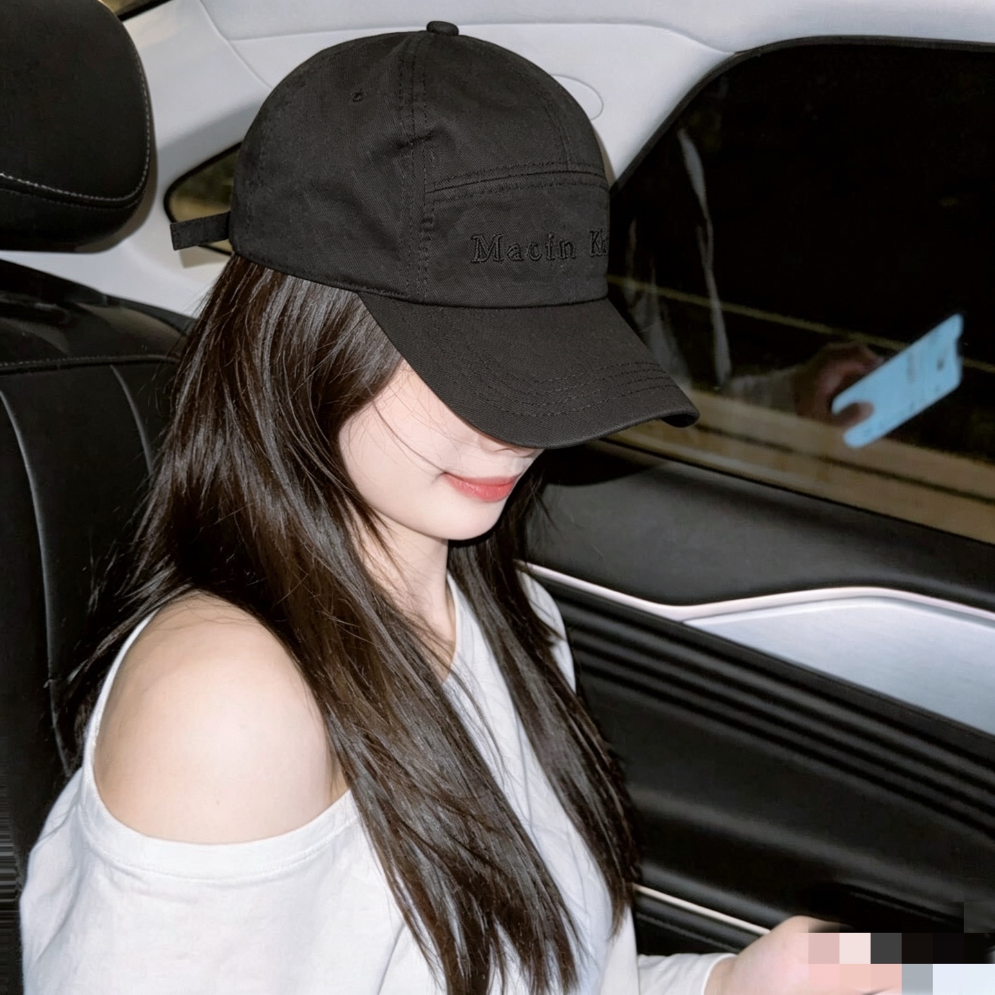 韩国大热的Matin Kim刺绣棒球帽🧢上新啦！最近超爱这款刺绣棒球帽 每个色都很好看 日常通勤、运动都合适 纯棉材质戴