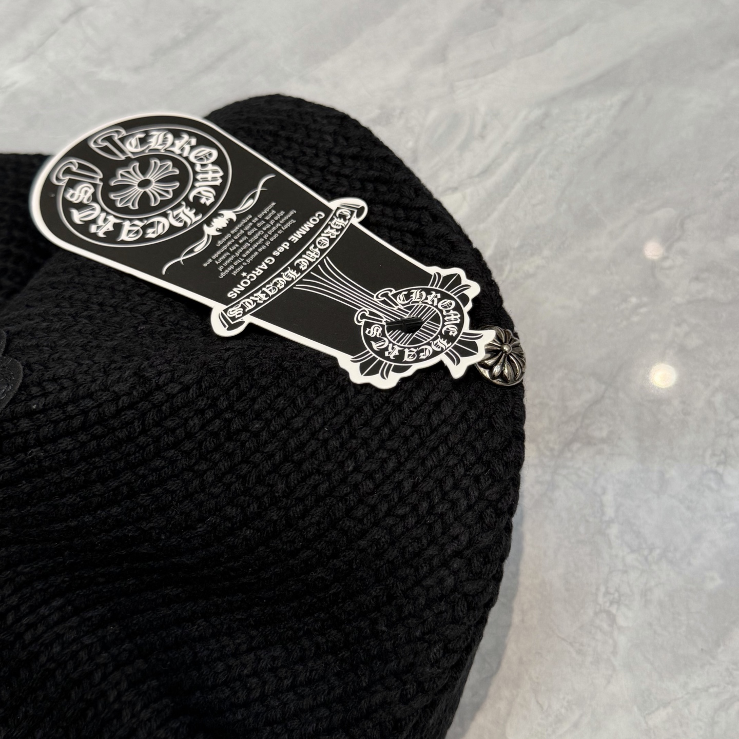 🤍克罗心Chrome hearts秋冬新款十字架针织帽🧶 秋冬必备帽子之一~真的 谁戴谁好看~，入秋搭配黑白灰色系也是绝