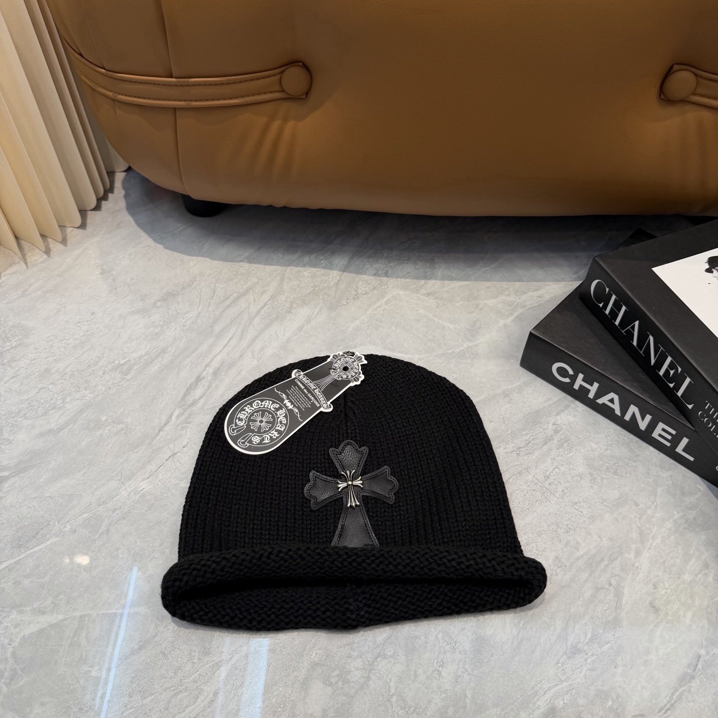 🤍克罗心Chrome hearts秋冬新款十字架针织帽🧶 秋冬必备帽子之一~真的 谁戴谁好看~，入秋搭配黑白灰色系也是绝
