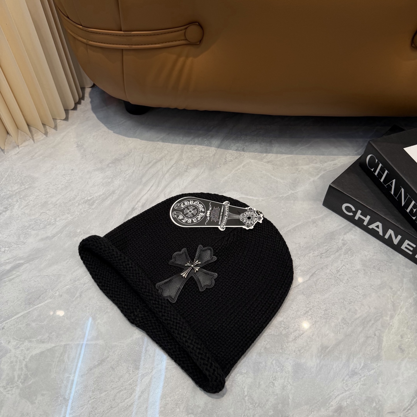 🤍克罗心Chrome hearts秋冬新款十字架针织帽🧶 秋冬必备帽子之一~真的 谁戴谁好看~，入秋搭配黑白灰色系也是绝