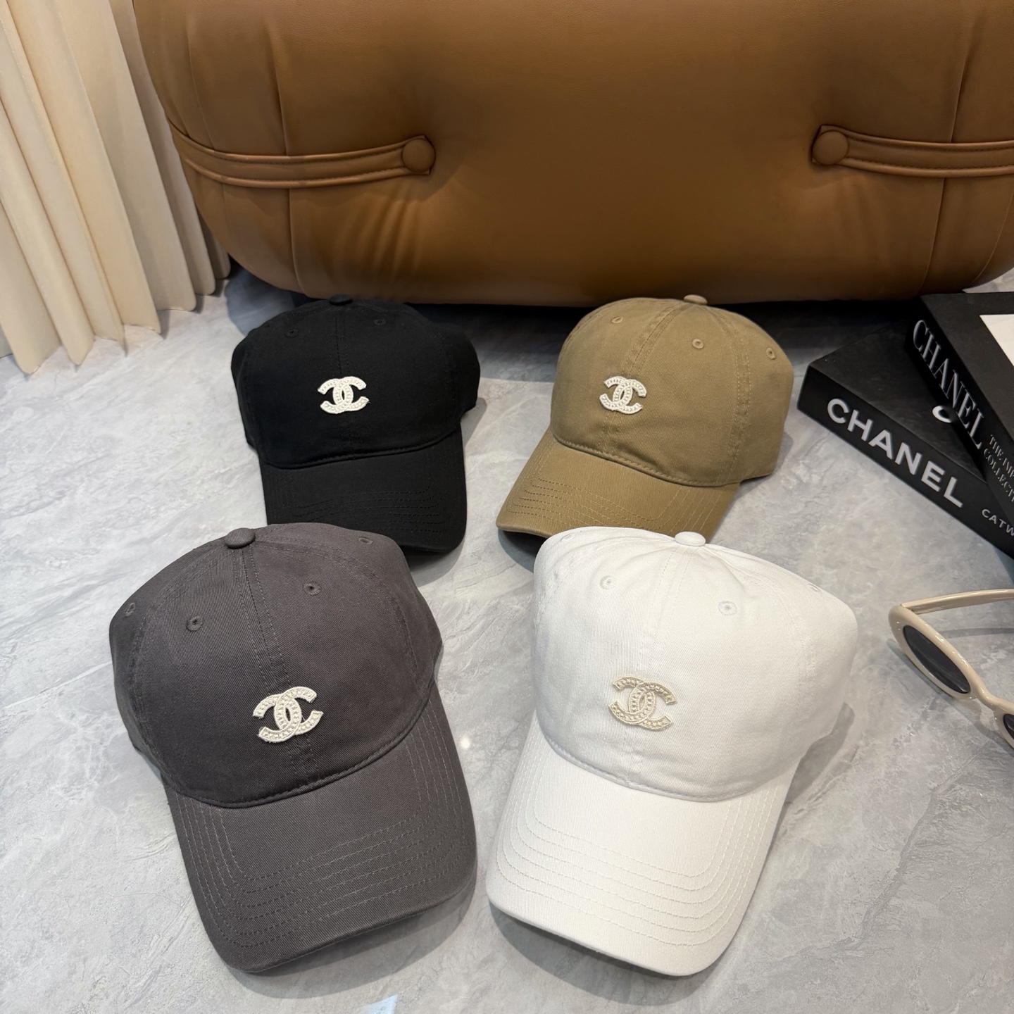 【CHANEL香奈儿】春夏新款简约小香logo棒球帽，新款出货，大牌款超好搭配，赶紧入手！
