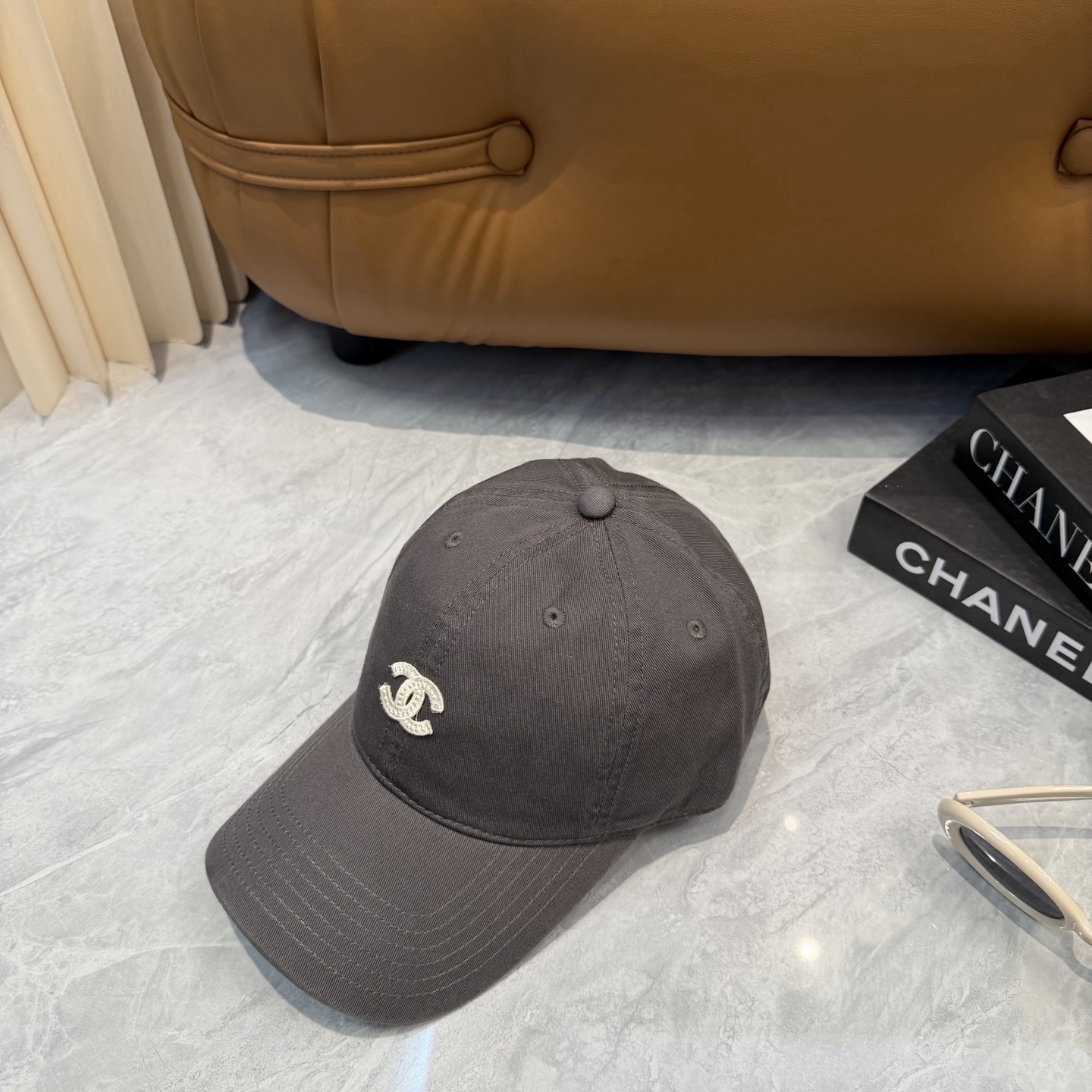 【CHANEL香奈儿】春夏新款简约小香logo棒球帽，新款出货，大牌款超好搭配，赶紧入手！